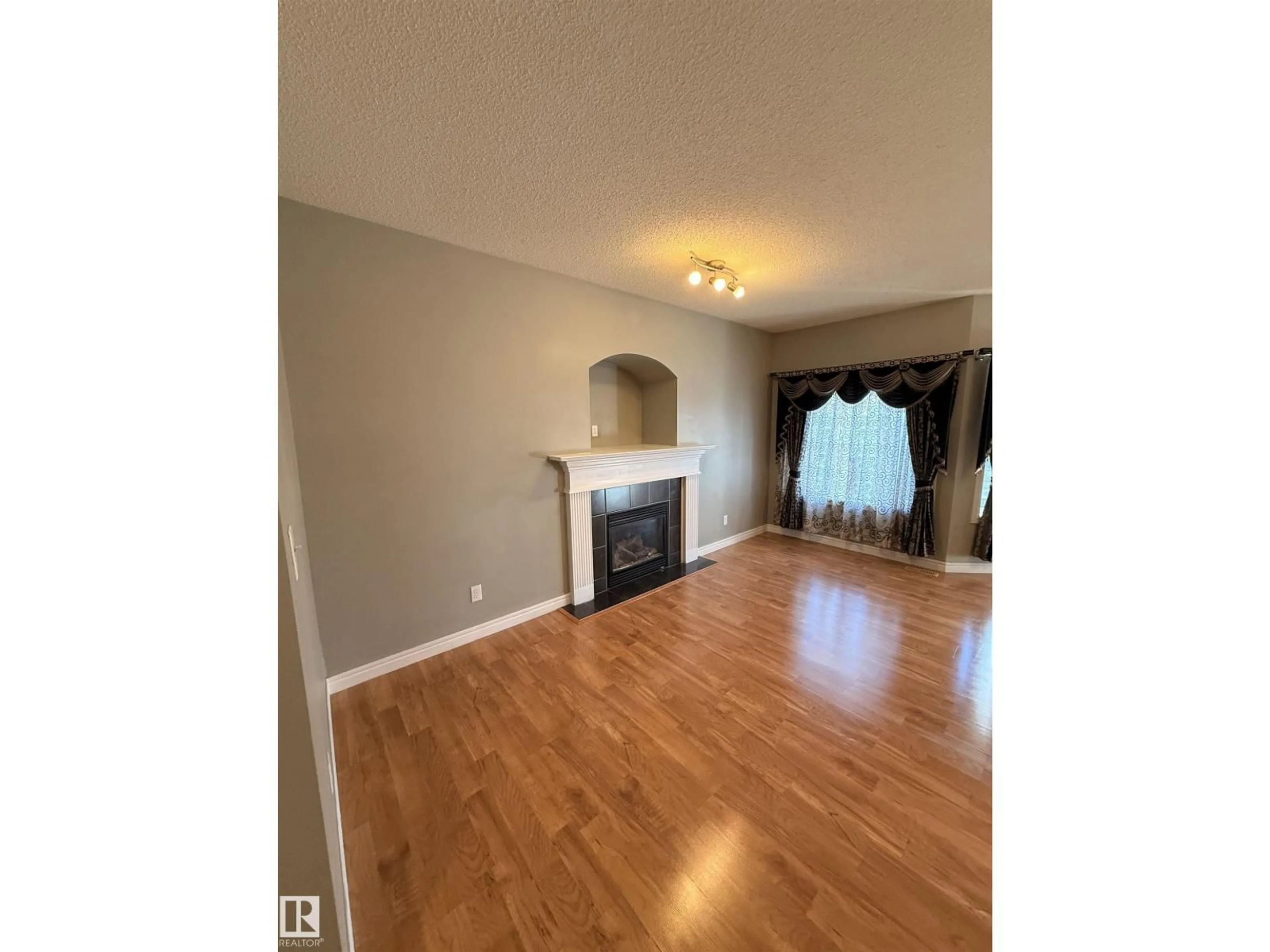 A pic of a room for SW SW - 11427 13 AV, Edmonton Alberta T6W0G7