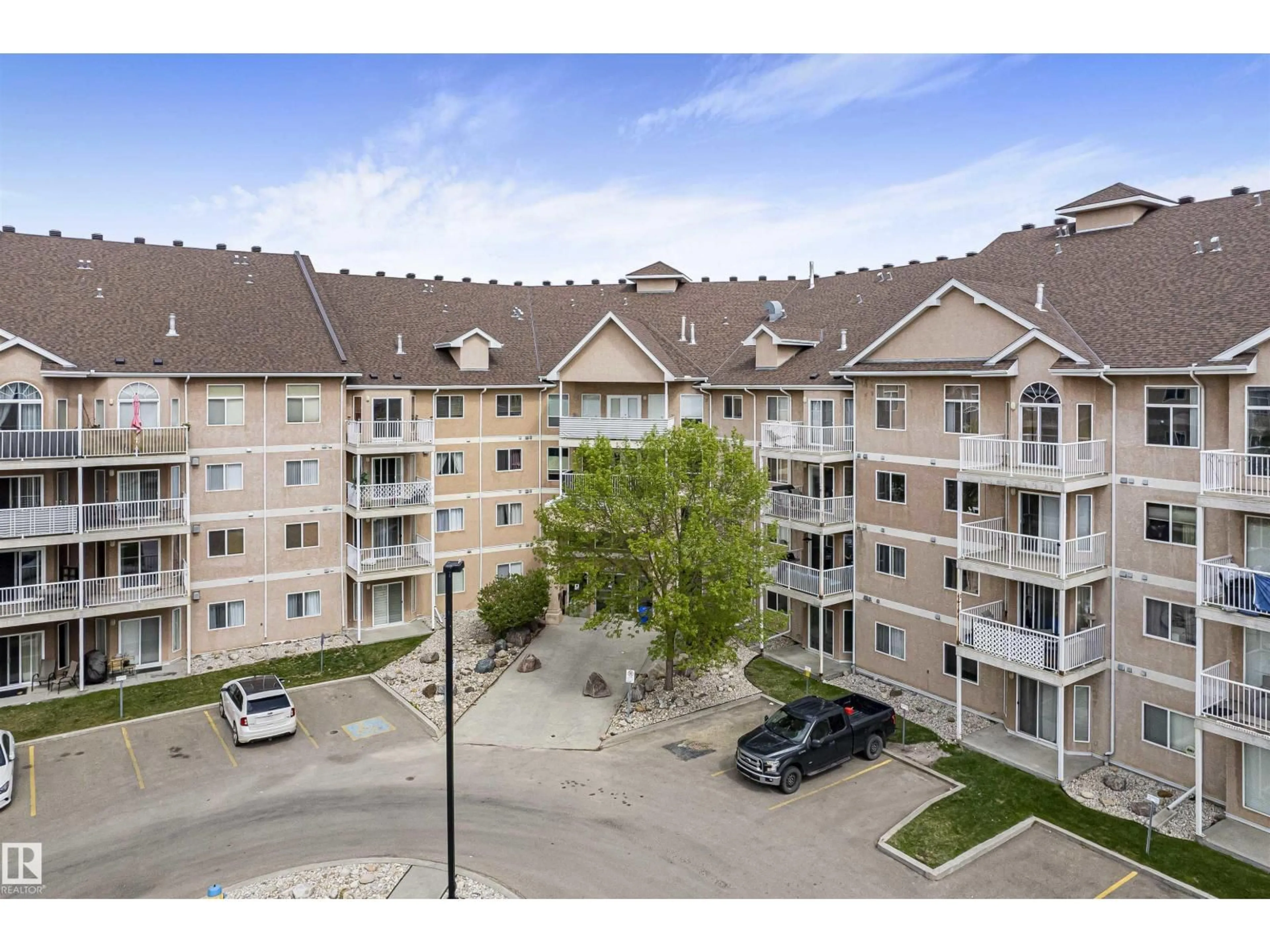 A pic from outside/outdoor area/front of a property/back of a property/a pic from drone, unknown for 4312 139 AV, Edmonton Alberta T5Y3J4