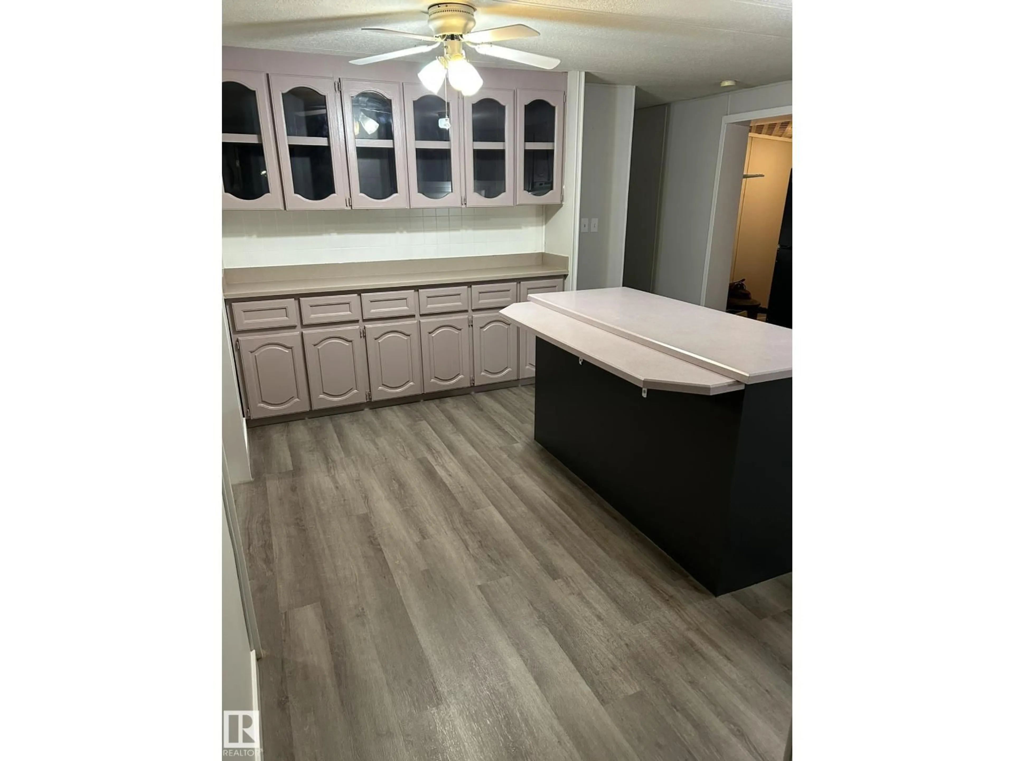 Open concept kitchen, unknown for #47 - 4204 47 ST, Wetaskiwin Alberta T9A2H5