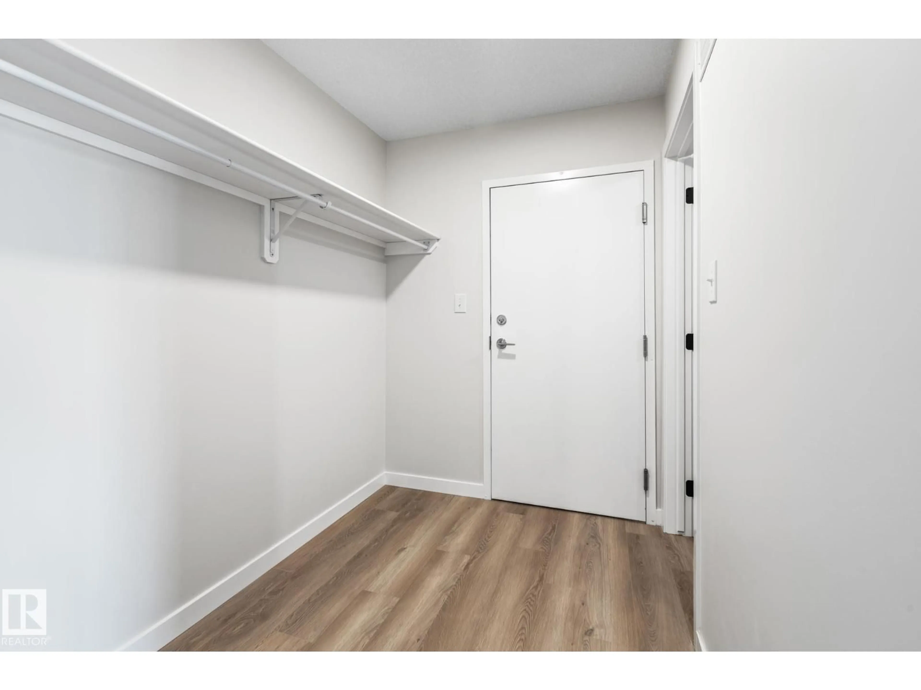 Indoor entryway for 308 - 6208 180 ST, Edmonton Alberta T5T2T2