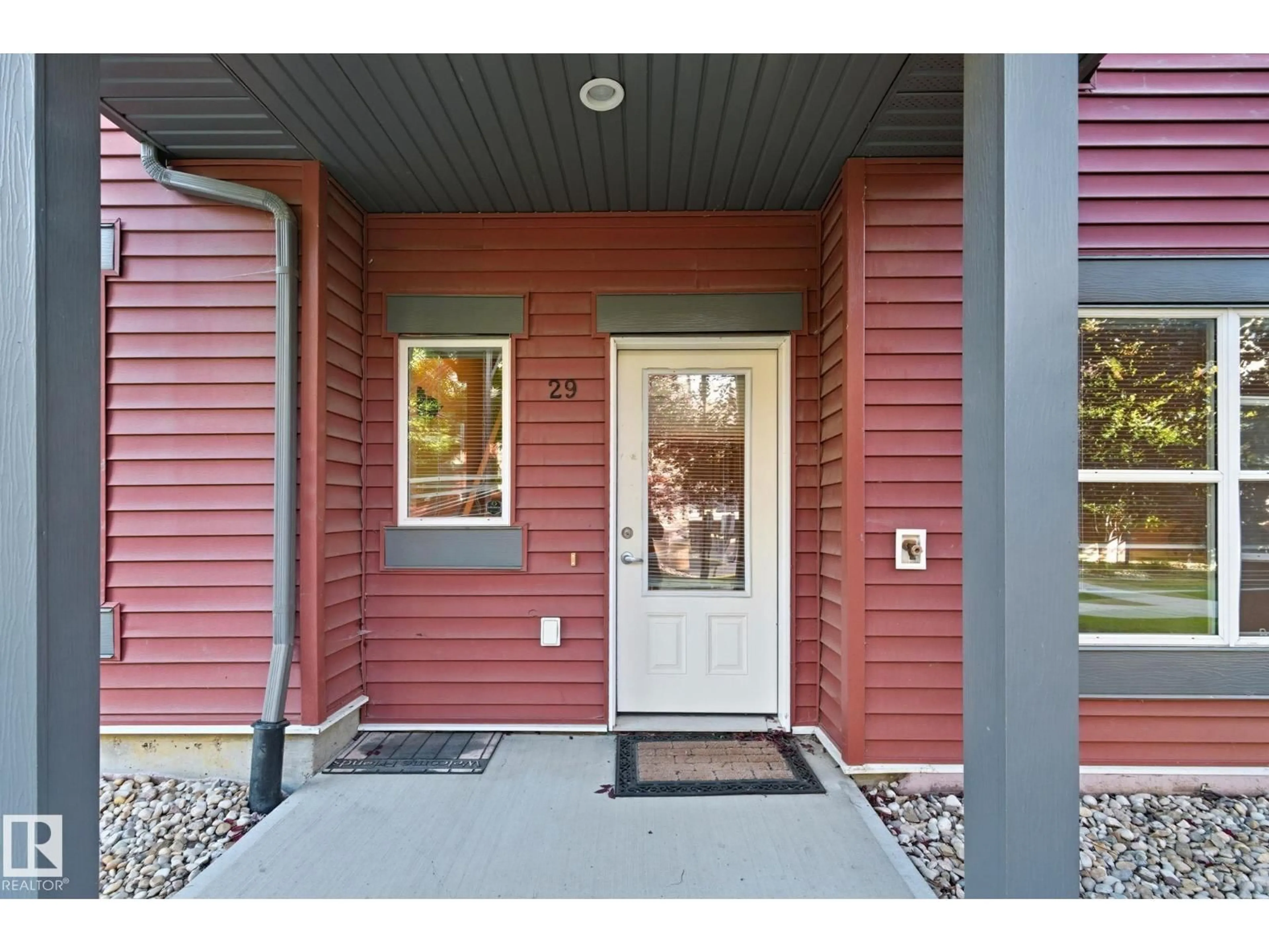 Indoor entryway for 655 - 29 WATT BOULEVARD, Edmonton Alberta T6X0Y2