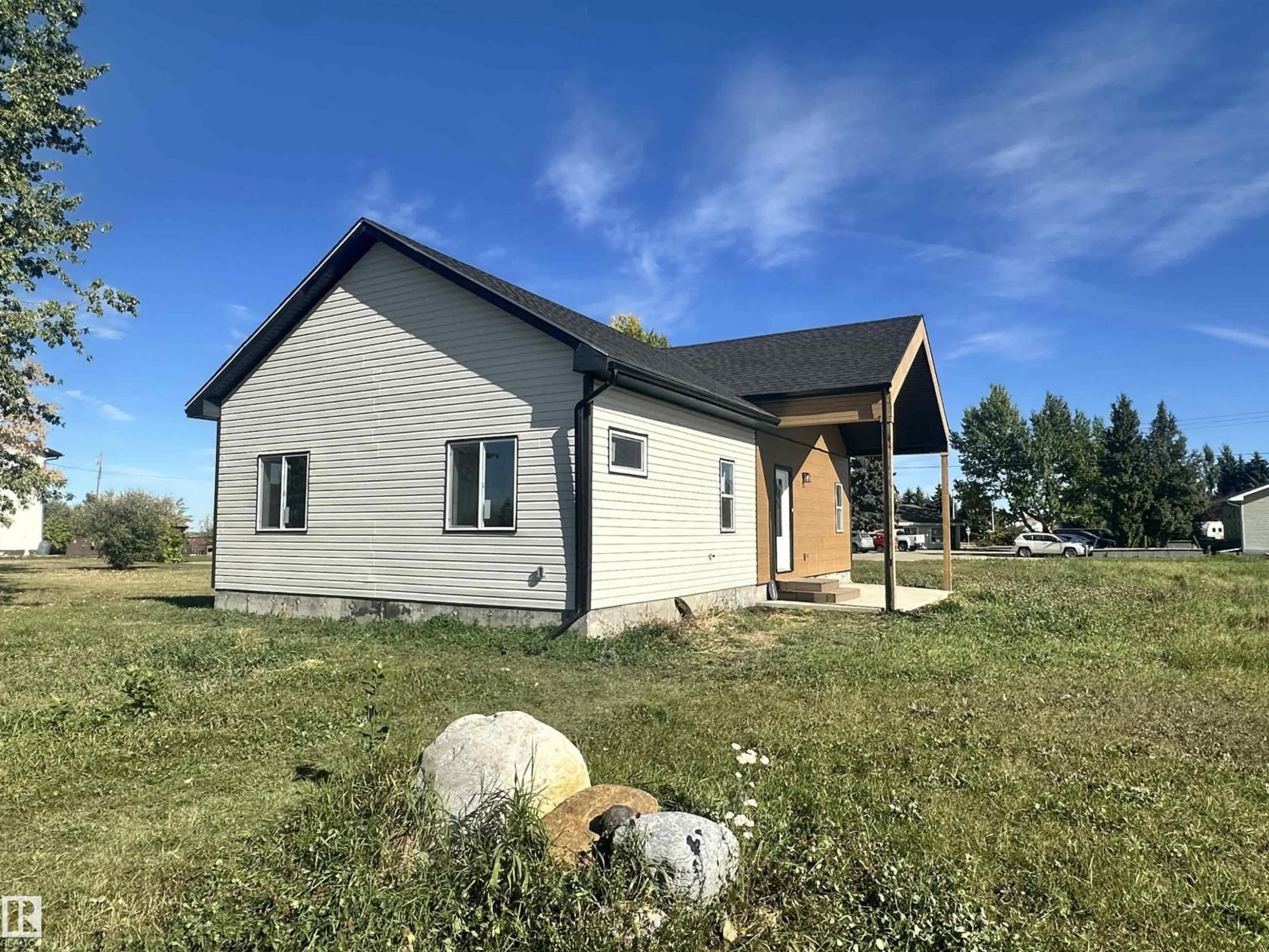 Unknown for 4743 47 ST, Clyde Alberta T0G0P0