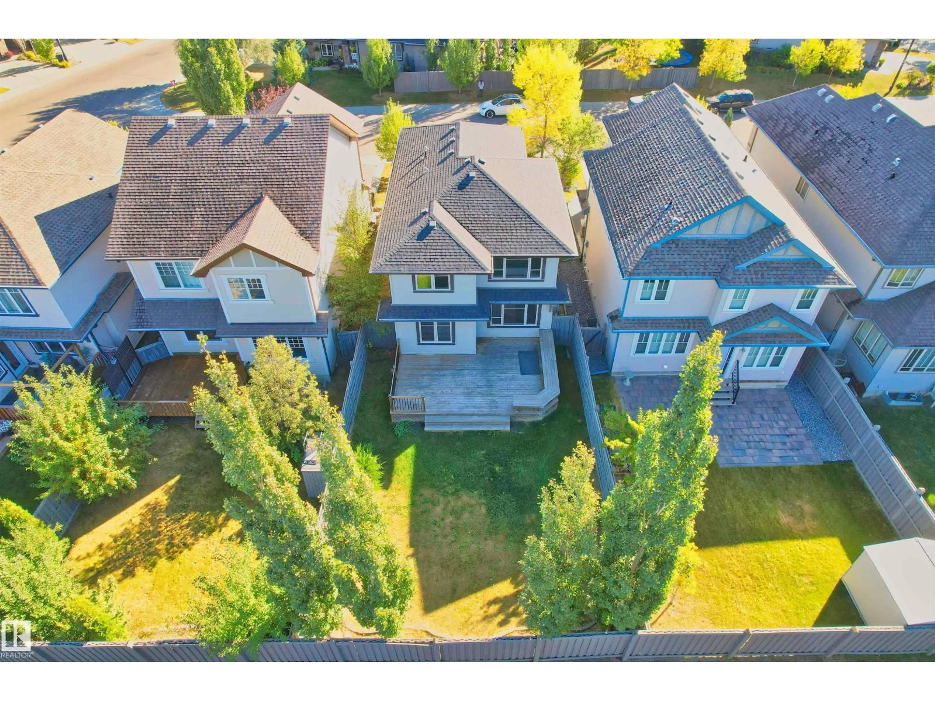 A pic from outside/outdoor area/front of a property/back of a property/a pic from drone, street for 2727 ANDERSON CR, Edmonton Alberta T6W0K5