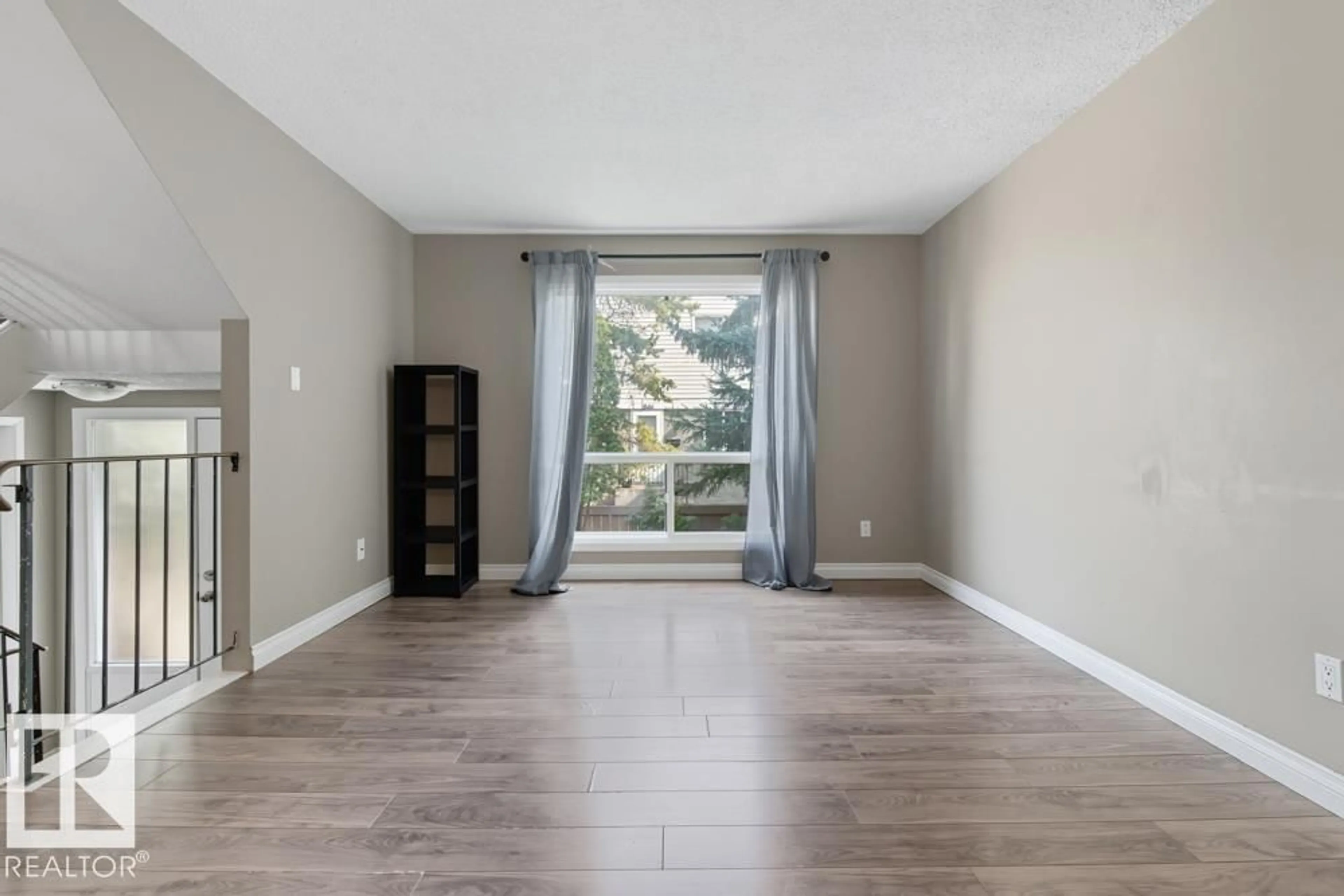 A pic of a room for 849 ERIN PL, Edmonton Alberta T5T1M6