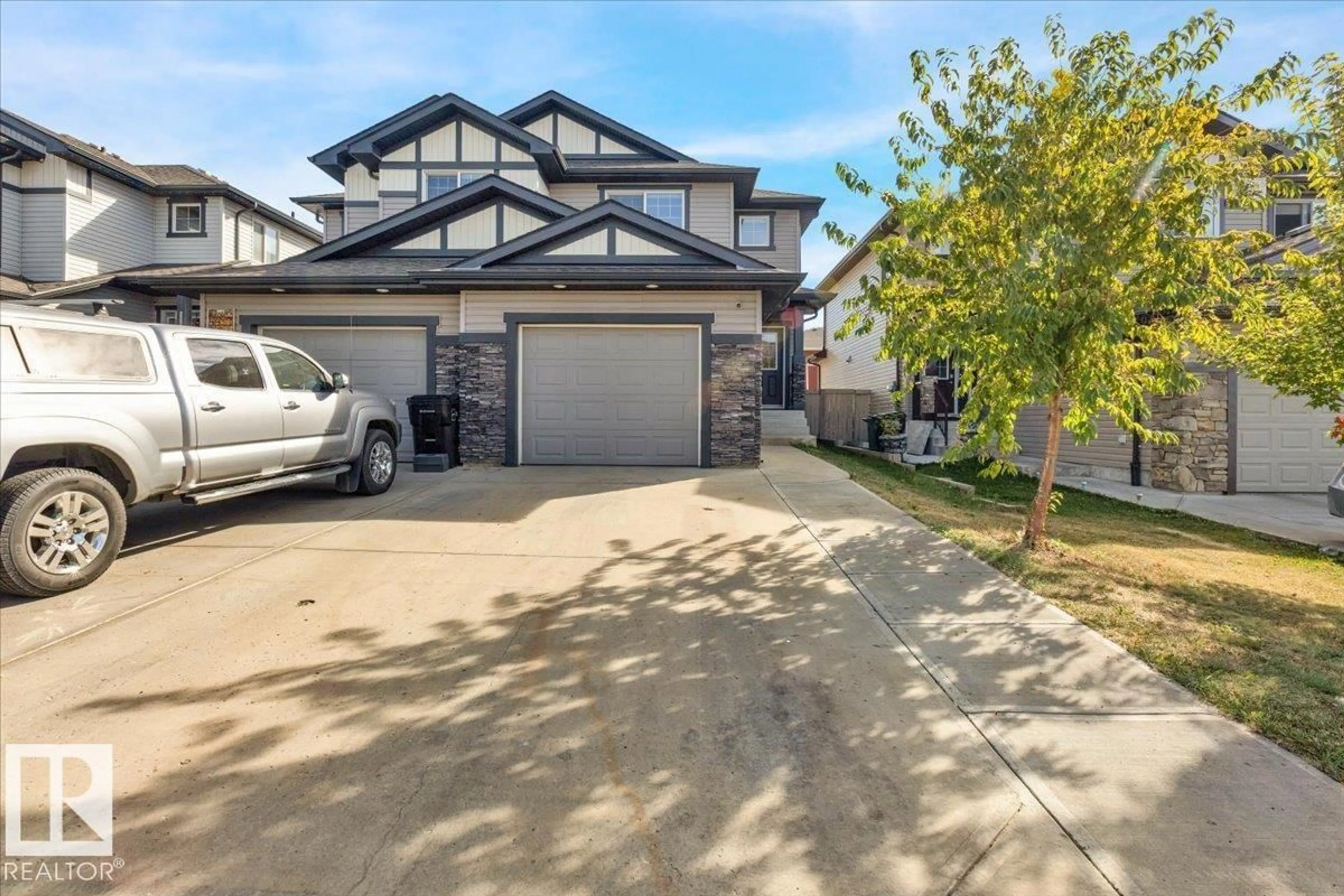 A pic from outside/outdoor area/front of a property/back of a property/a pic from drone, street for 4413 5A ST, Edmonton Alberta T6T0Z8