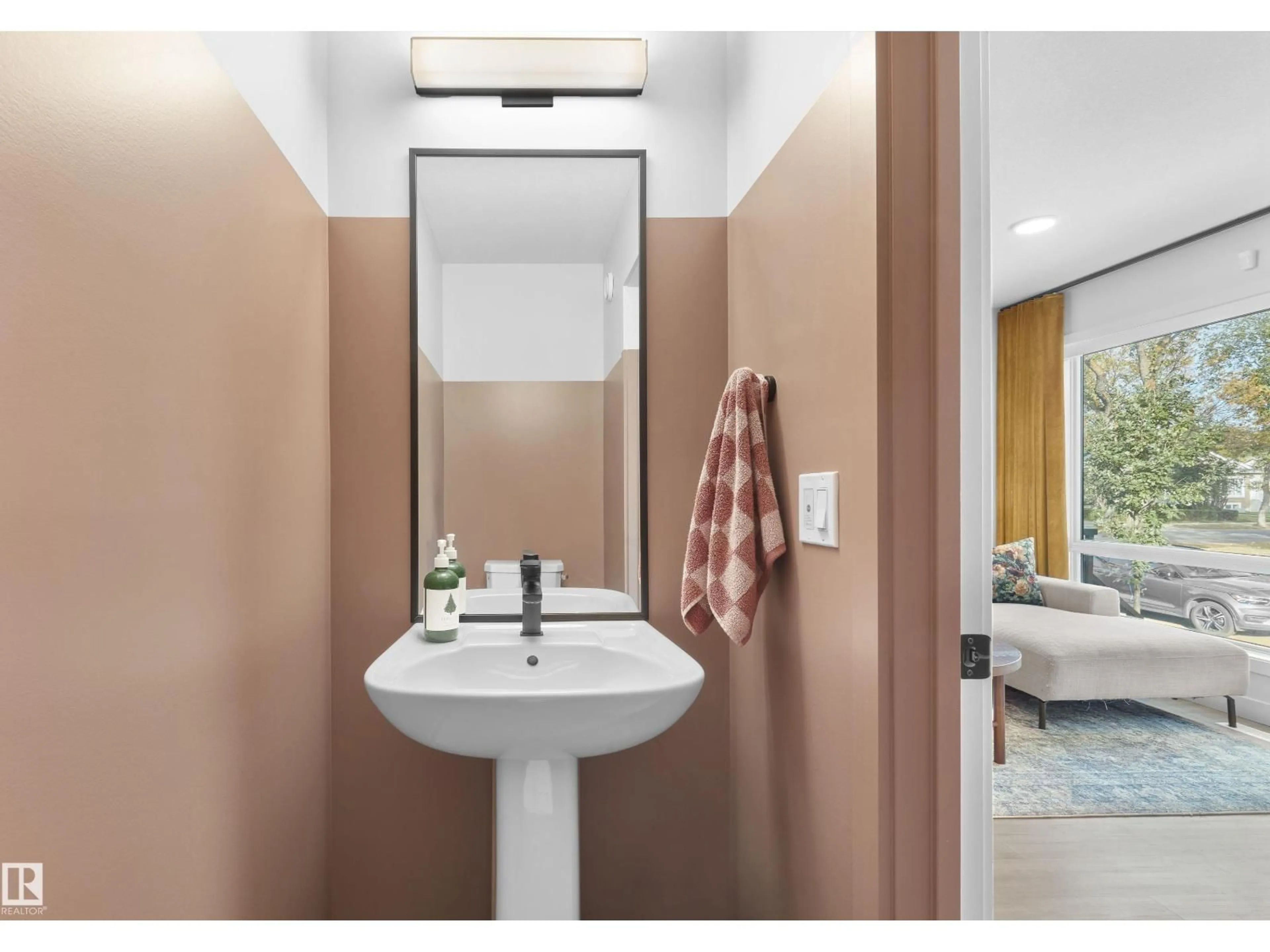 Standard bathroom, ceramic/tile floor for 12311 121 AV, Edmonton Alberta T5L3A3