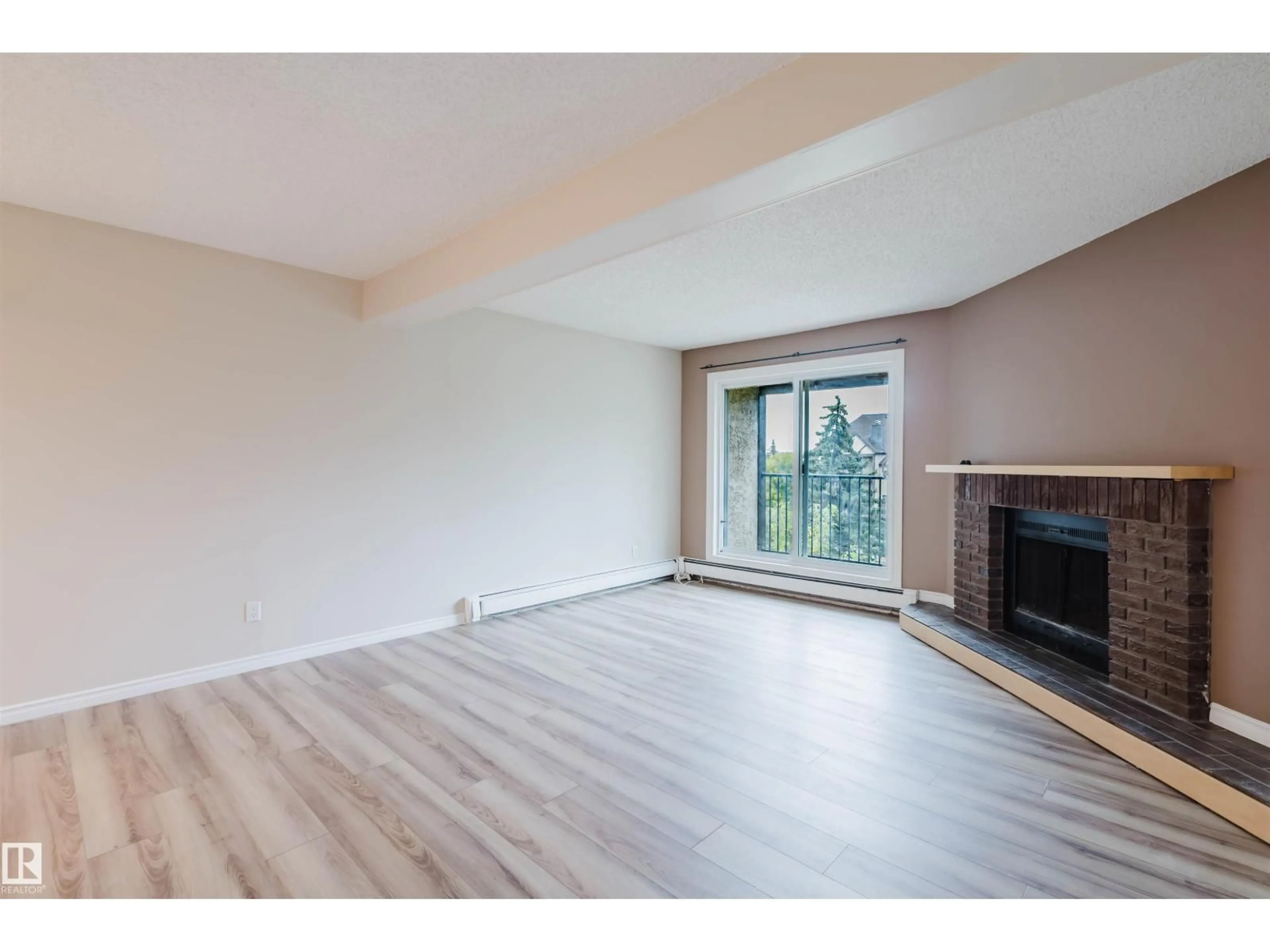 A pic of a room for 9044 TUDOR GL, St. Albert Alberta T8N3V4