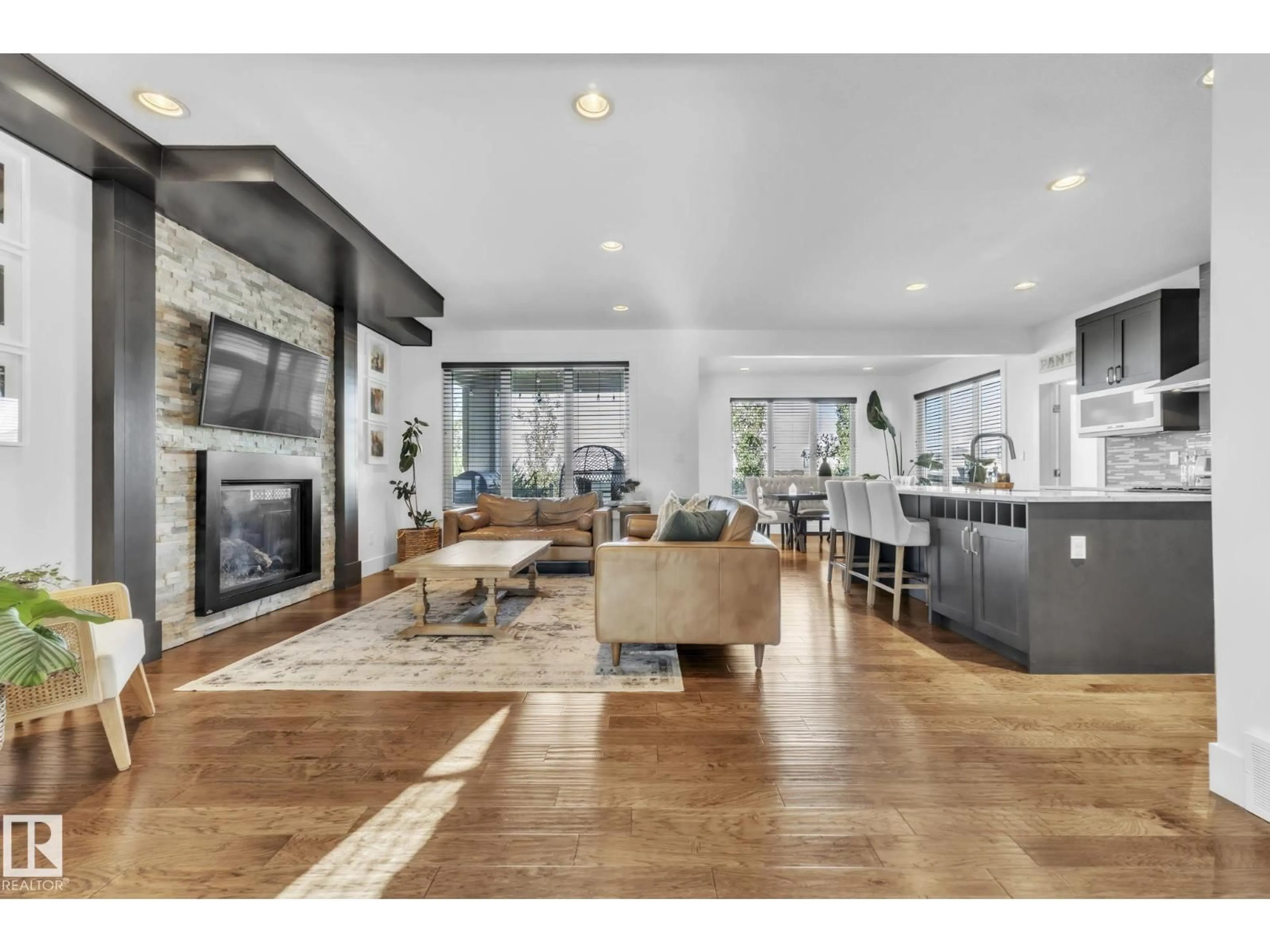 Open concept kitchen, unknown for 190 WOODHILL, Fort Saskatchewan Alberta T8L0L5
