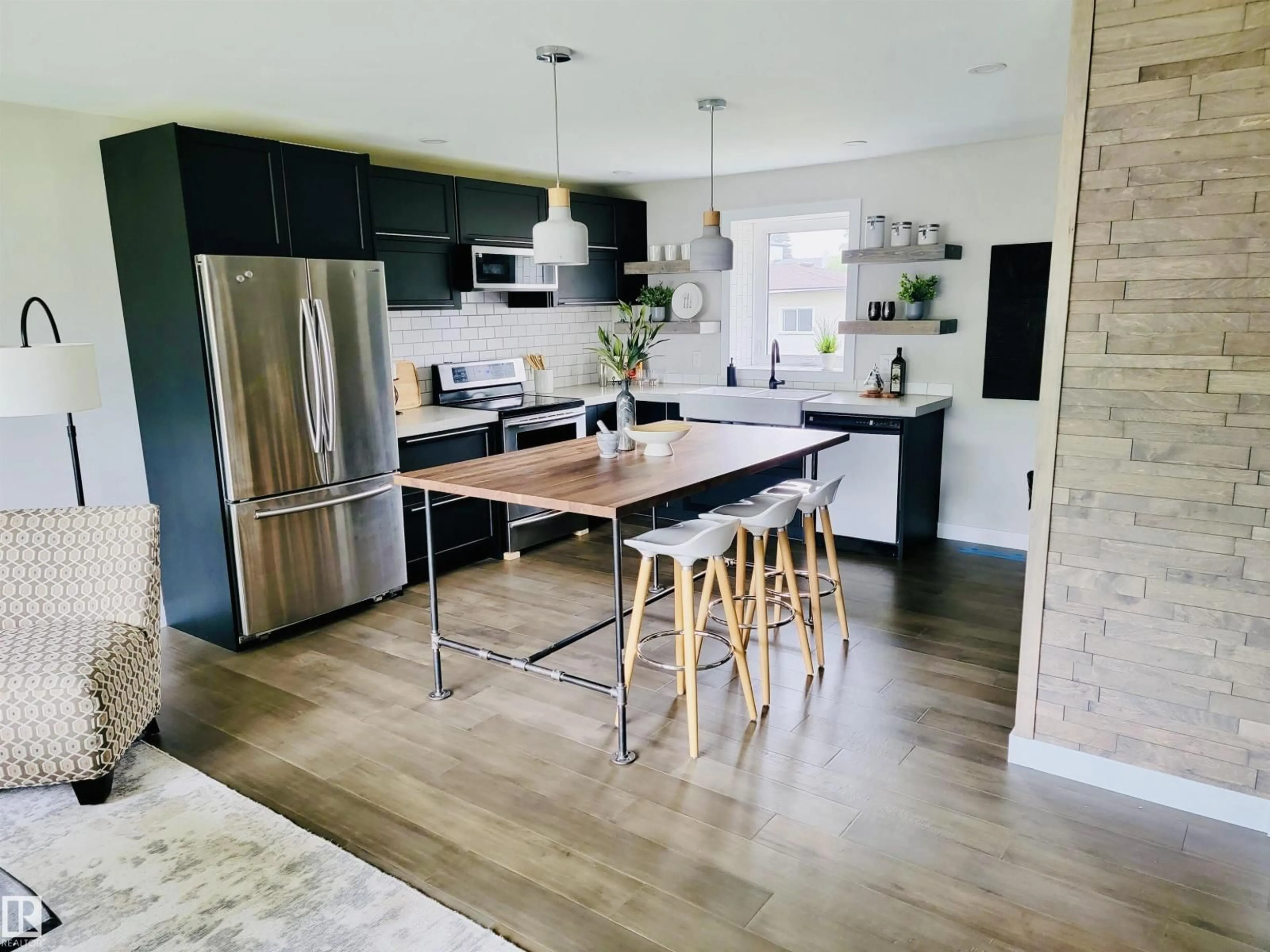 Open concept kitchen, wood/laminate floor for NW - 9222 151 ST, Edmonton Alberta T5R1J7