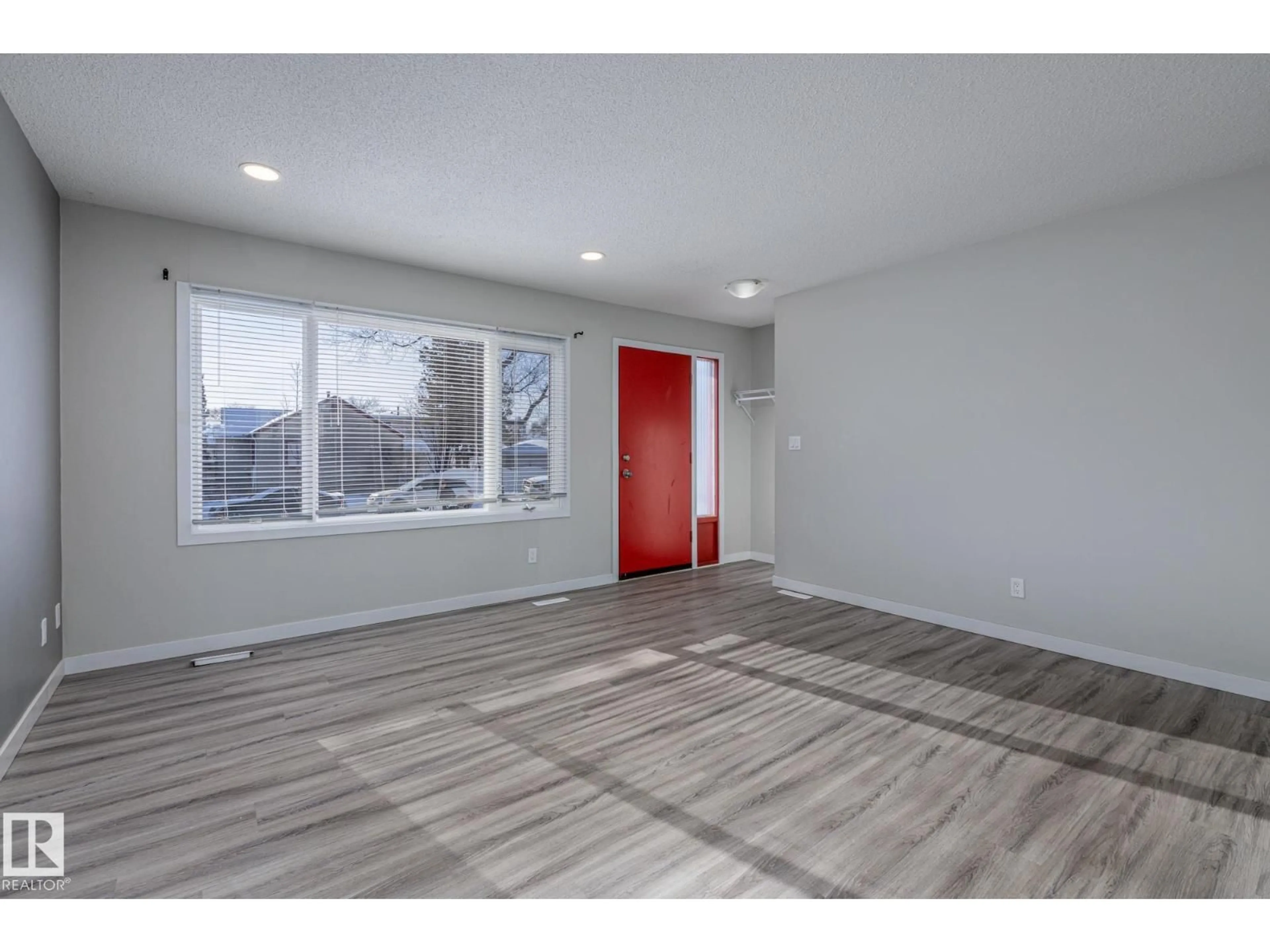 A pic of a room for 8504 121 AV, Edmonton Alberta T5B0Z2