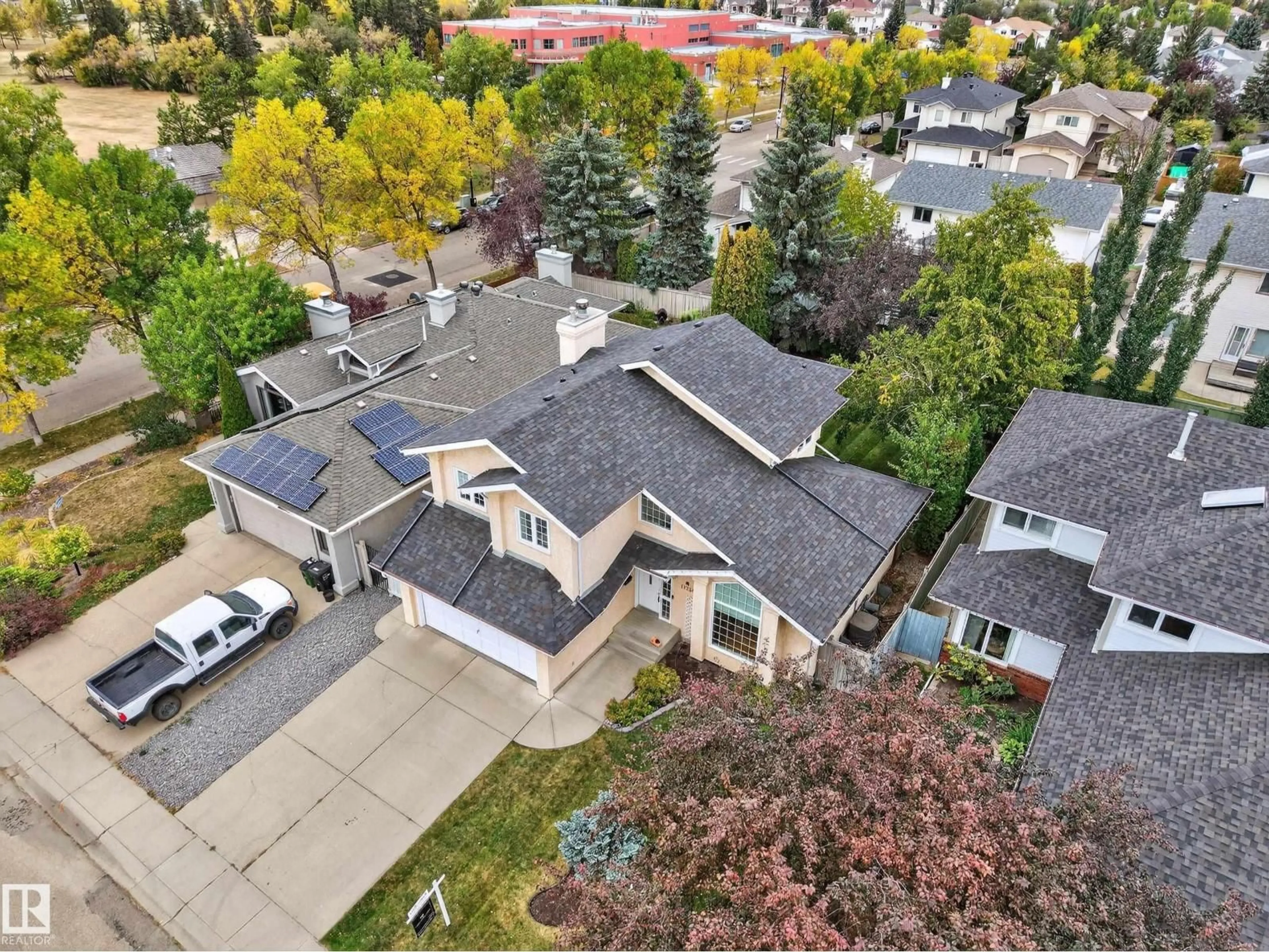 A pic from outside/outdoor area/front of a property/back of a property/a pic from drone, street for 11254 10A AV, Edmonton Alberta T6J6S3