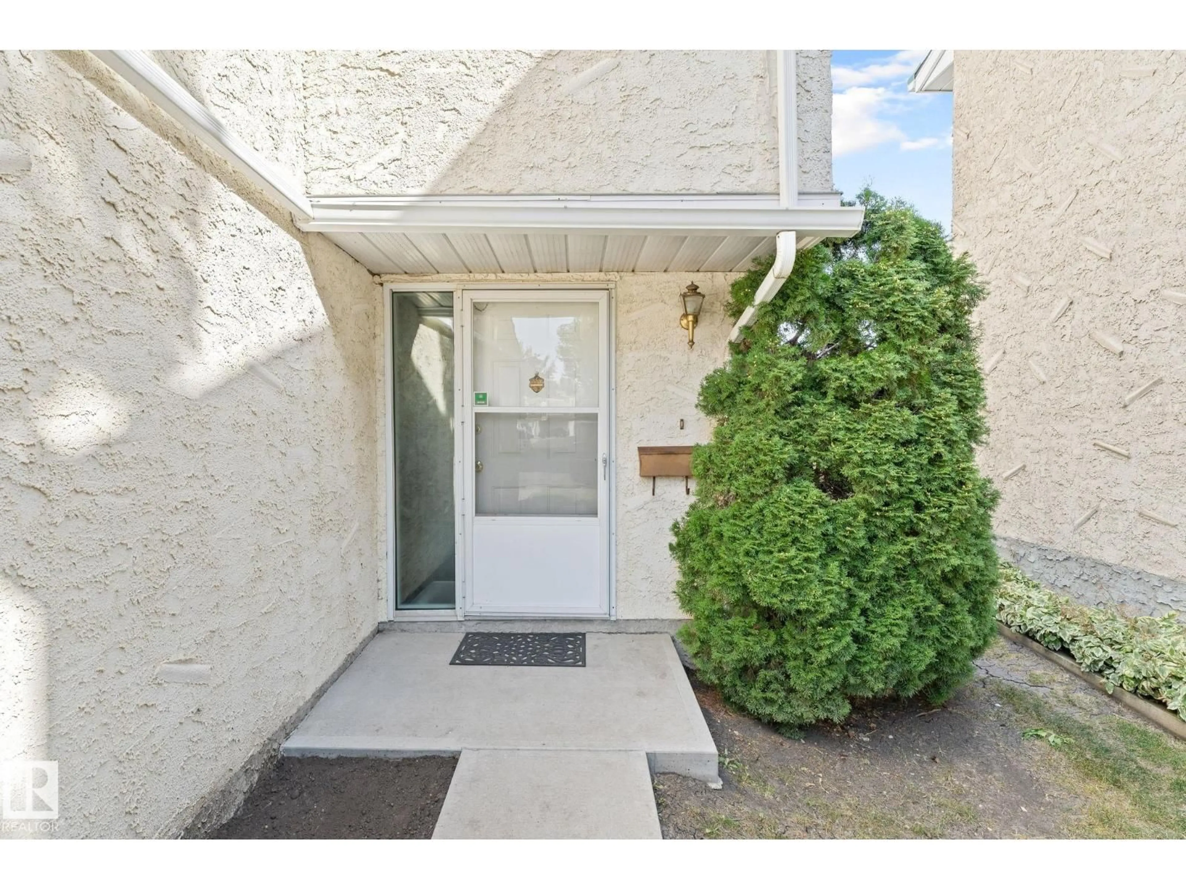 Indoor entryway for 182 CALLINGWOOD PL, Edmonton Alberta T5T2C6