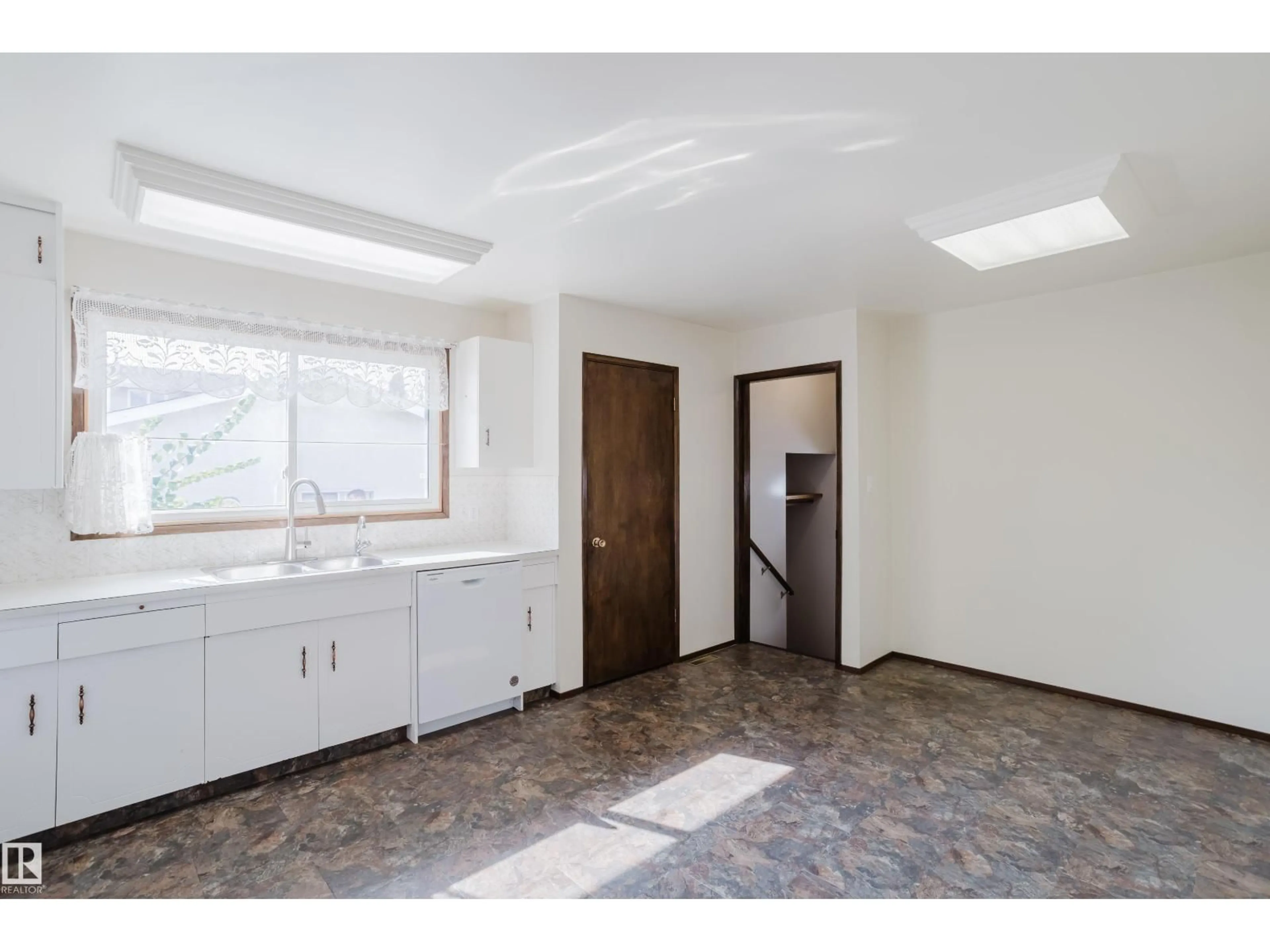 Unknown for 75 WESTVIEW CR, Spruce Grove Alberta T7X1L3