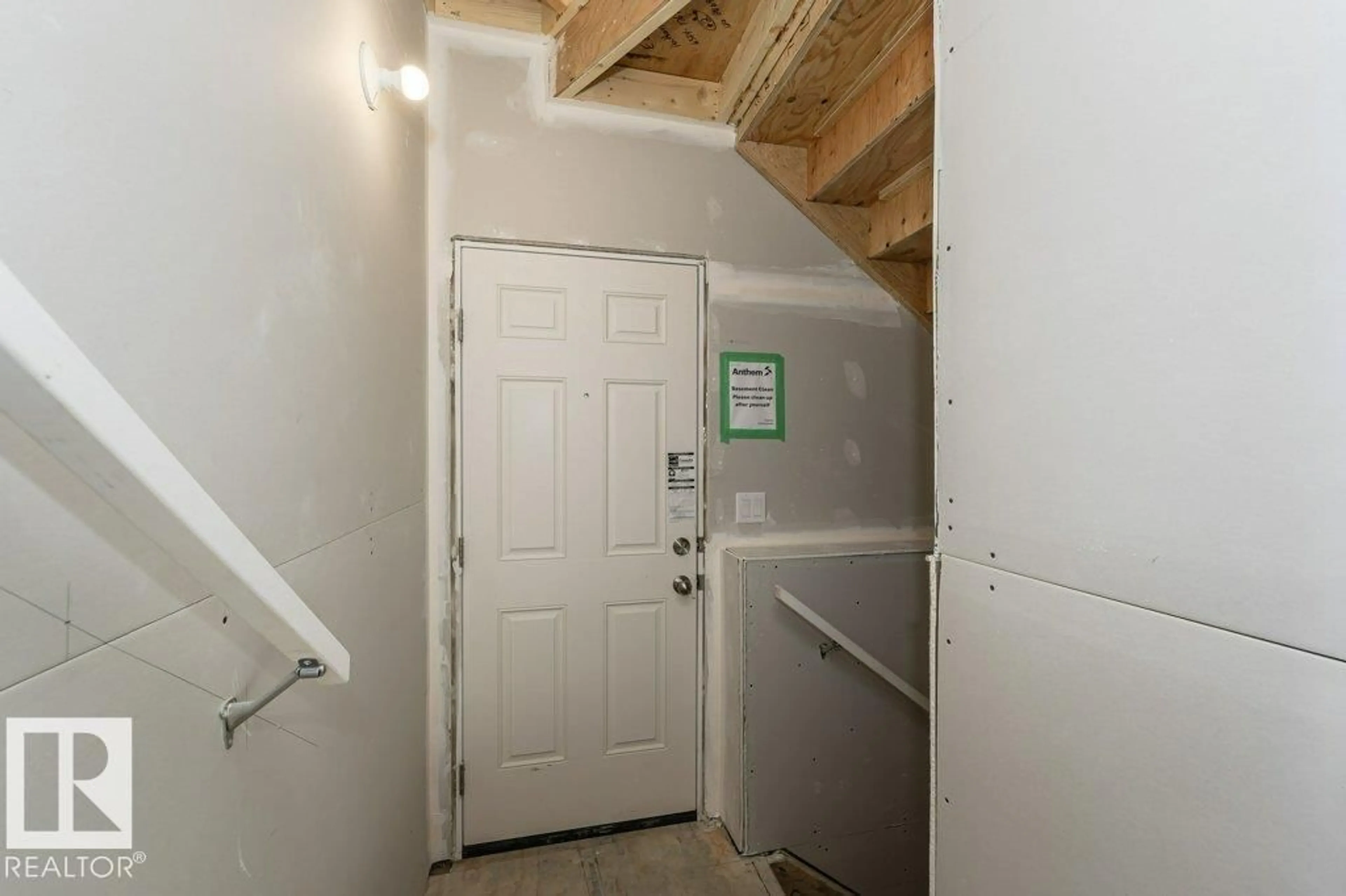 Unknown for 322 EDGEMONT DR, Edmonton Alberta T6M3G7