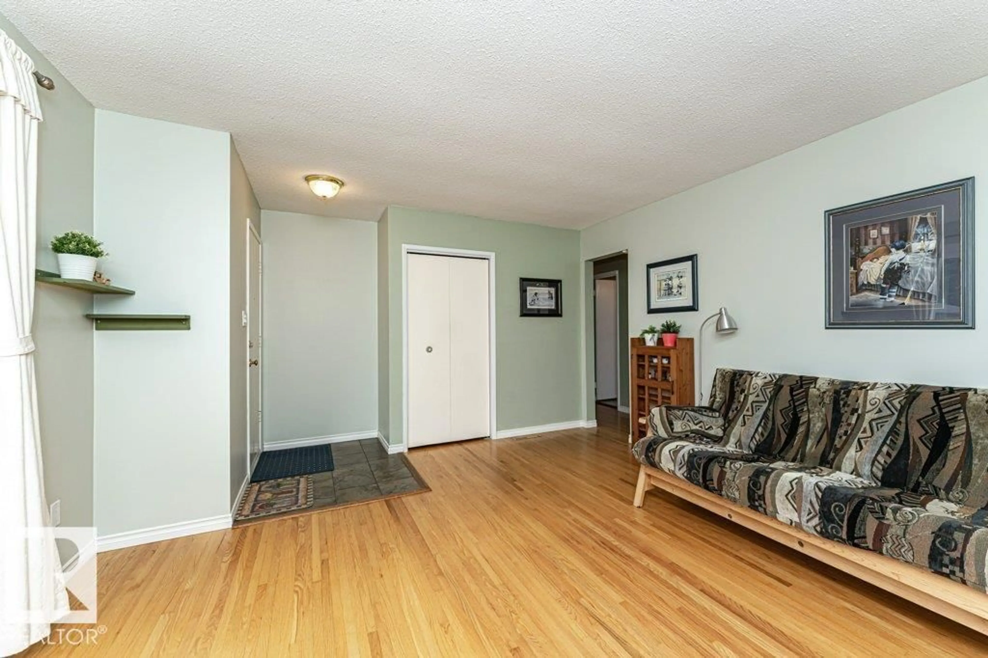 Unknown for 10931 38 AV, Edmonton Alberta T6J0K6