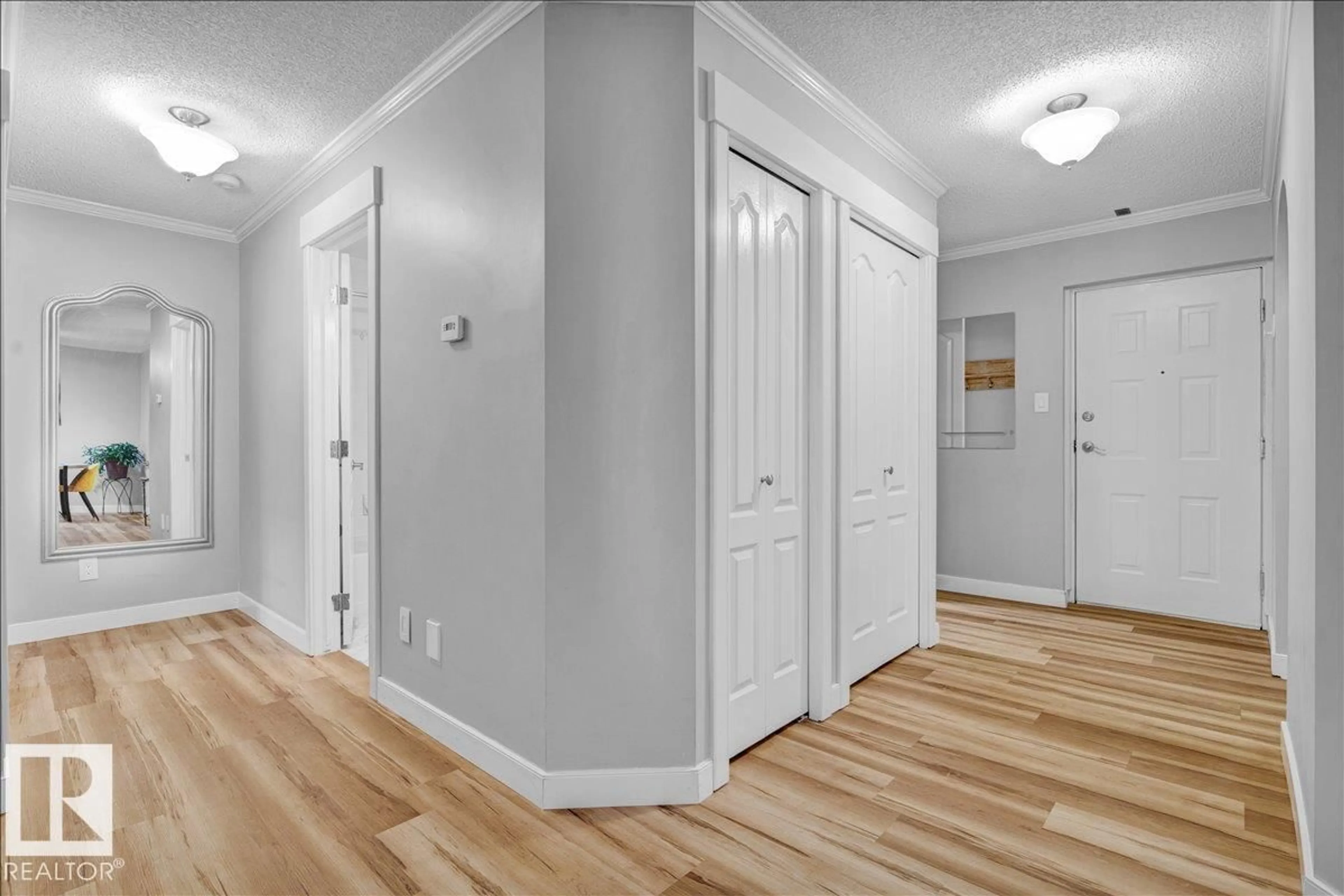 Indoor entryway for #208 - 17151 94A AV, Edmonton Alberta T5T5Z9