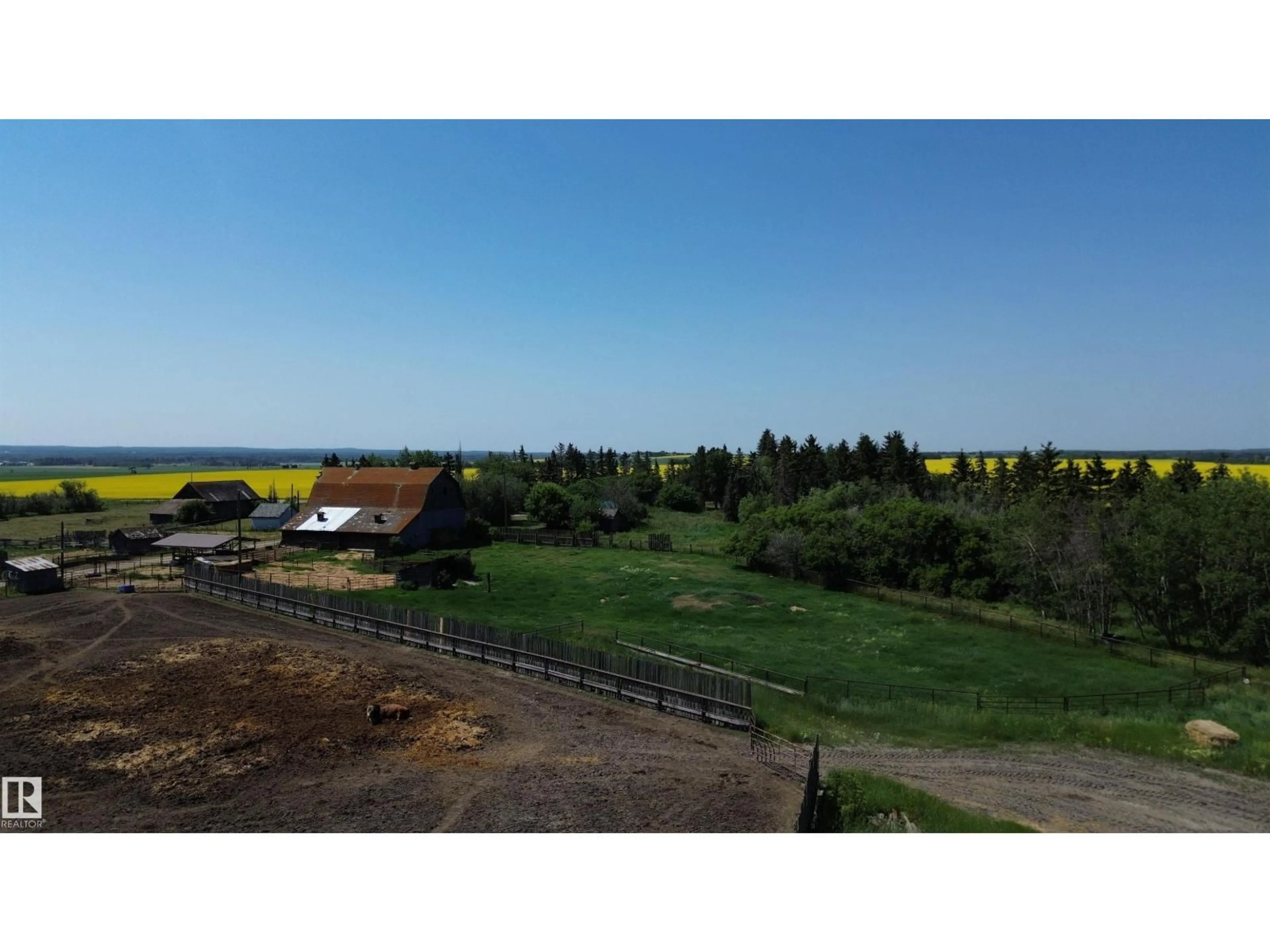 A pic from outside/outdoor area/front of a property/back of a property/a pic from drone, unknown for 55107 RGE RD 271, Rural Sturgeon County Alberta T8R1W4