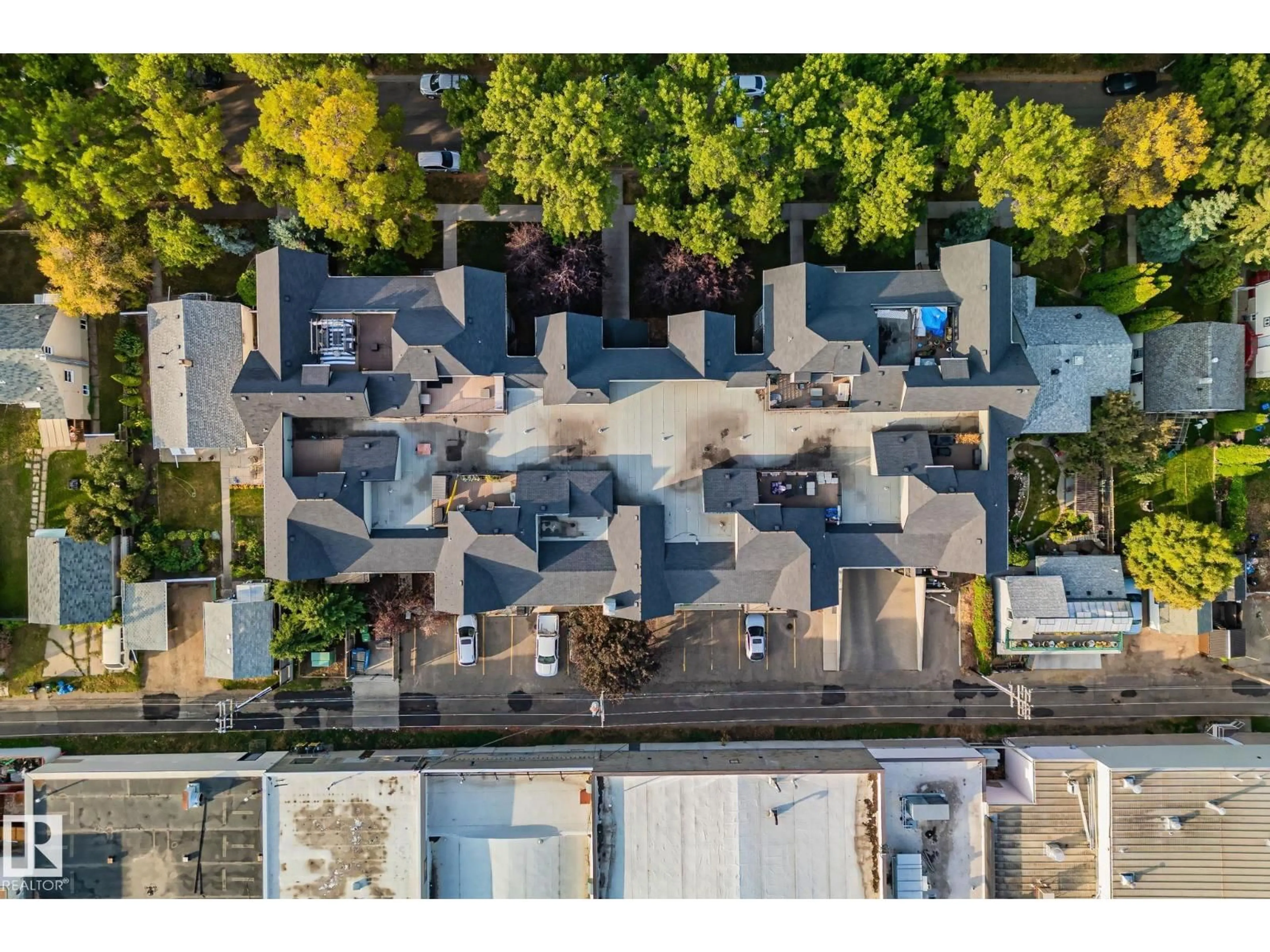 A pic from outside/outdoor area/front of a property/back of a property/a pic from drone, unknown for 9927 - 207 79 AV, Edmonton Alberta T6E1R3
