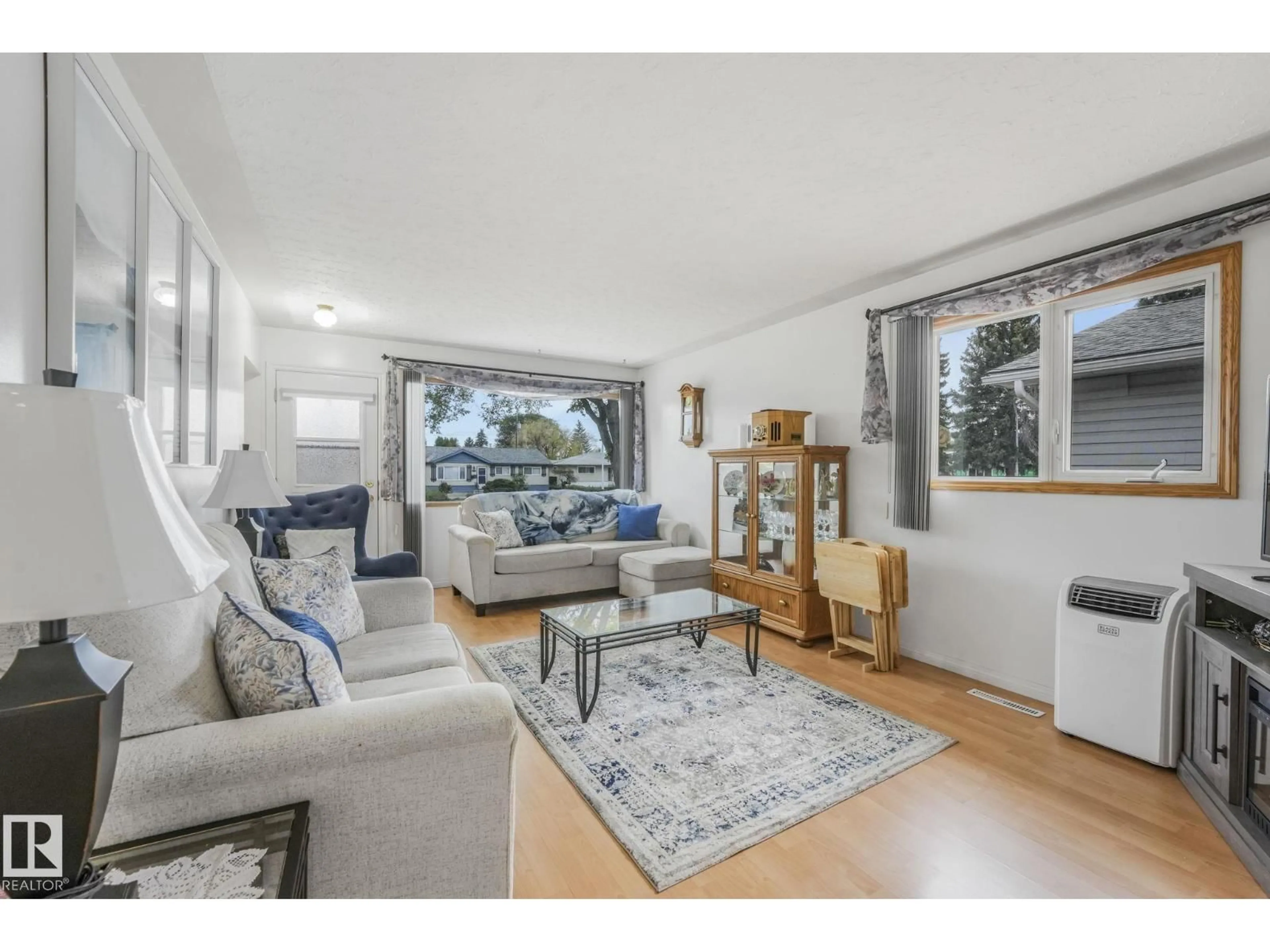 Living room with furniture, unknown for NW - 13315 116 ST, Edmonton Alberta T5E5H8