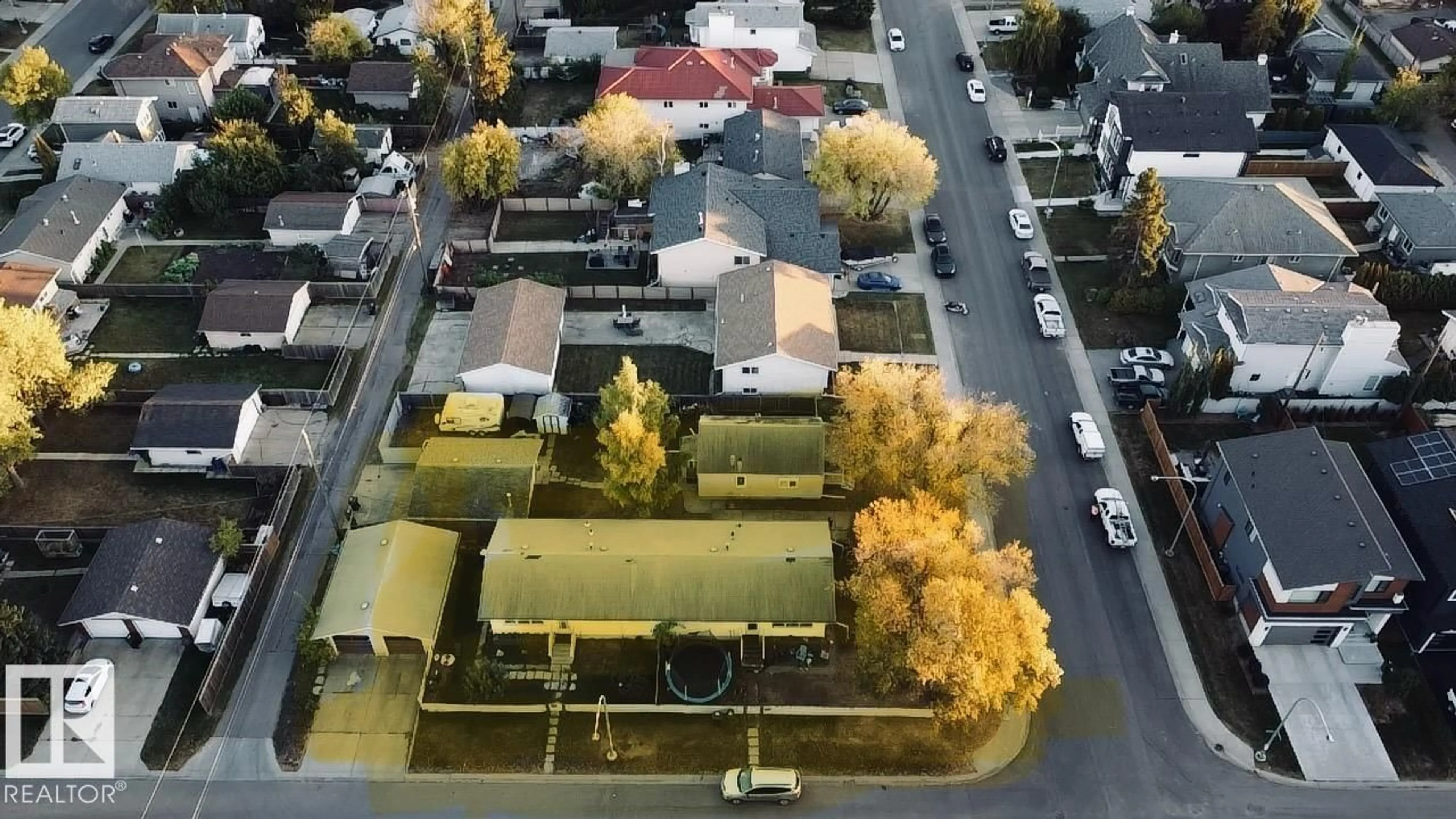 A pic from outside/outdoor area/front of a property/back of a property/a pic from drone, street for 15131 99 AVE, Edmonton Alberta T5P1X2