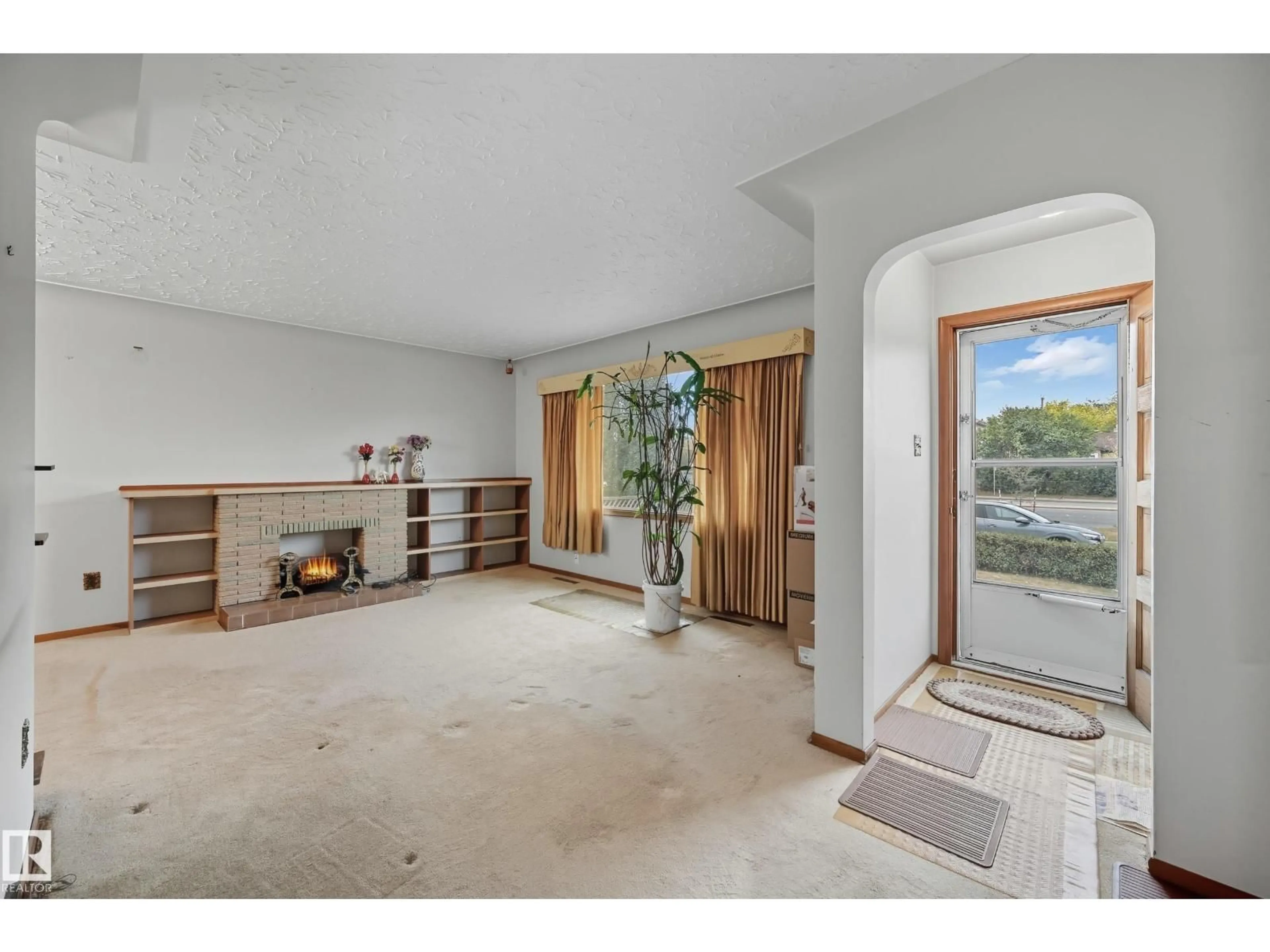 Unknown for 10907 149 ST, Edmonton Alberta T5P1M7