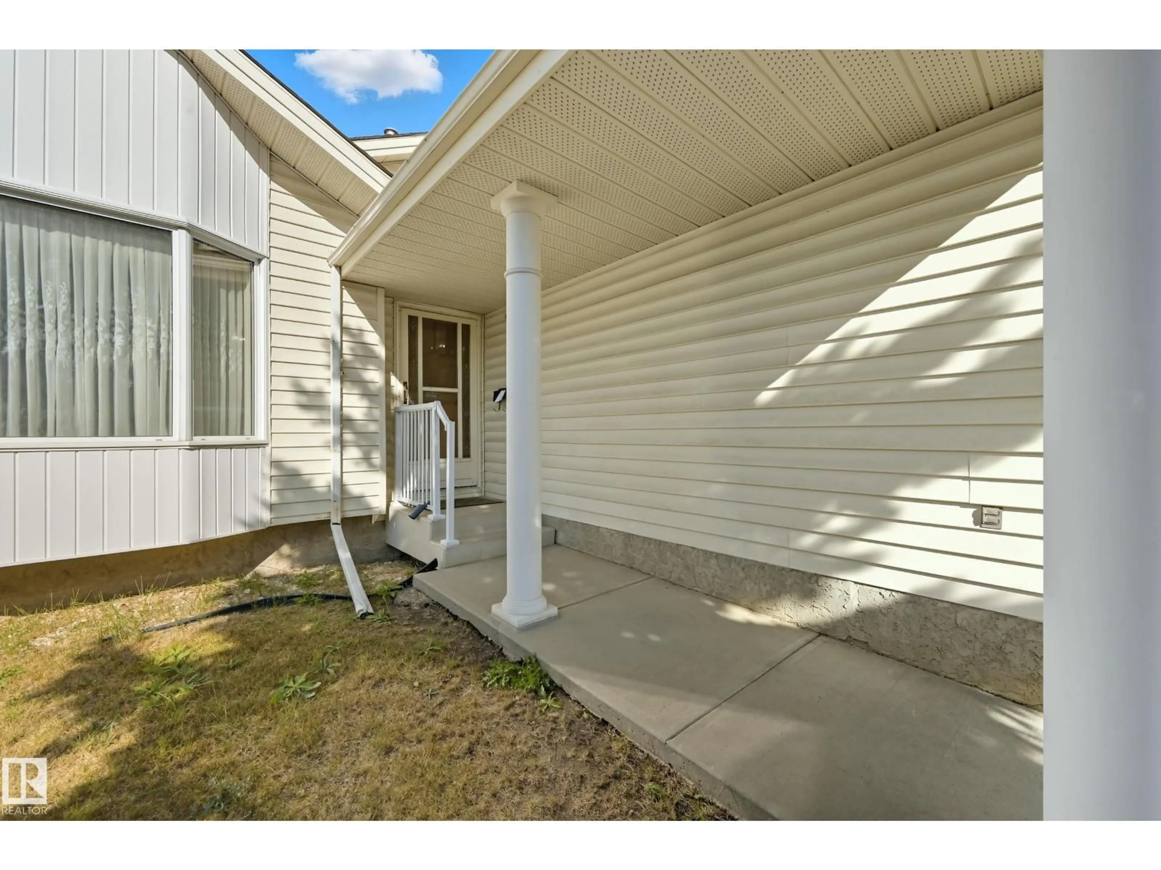 Unknown for 352 WARWICK RD, Edmonton Alberta T5X5N4