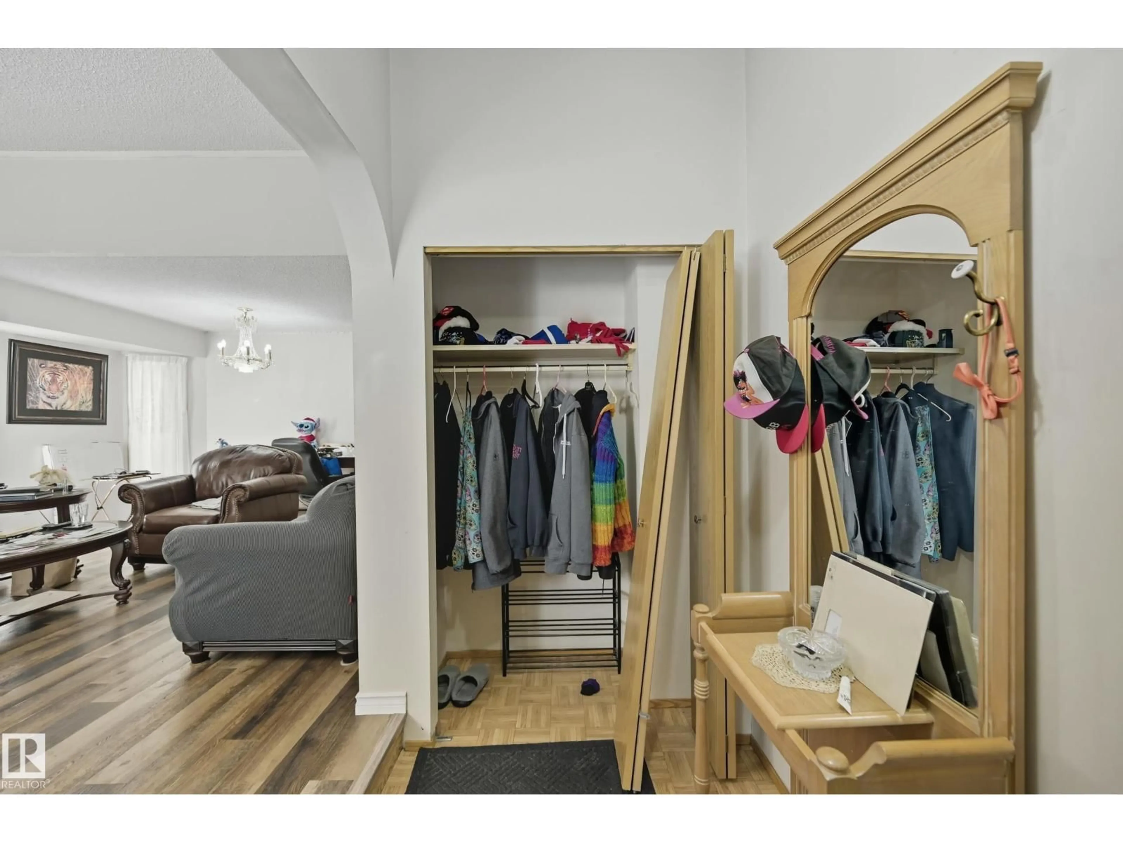 Storage room or clothes room or walk-in closet for 352 WARWICK RD, Edmonton Alberta T5X5N4