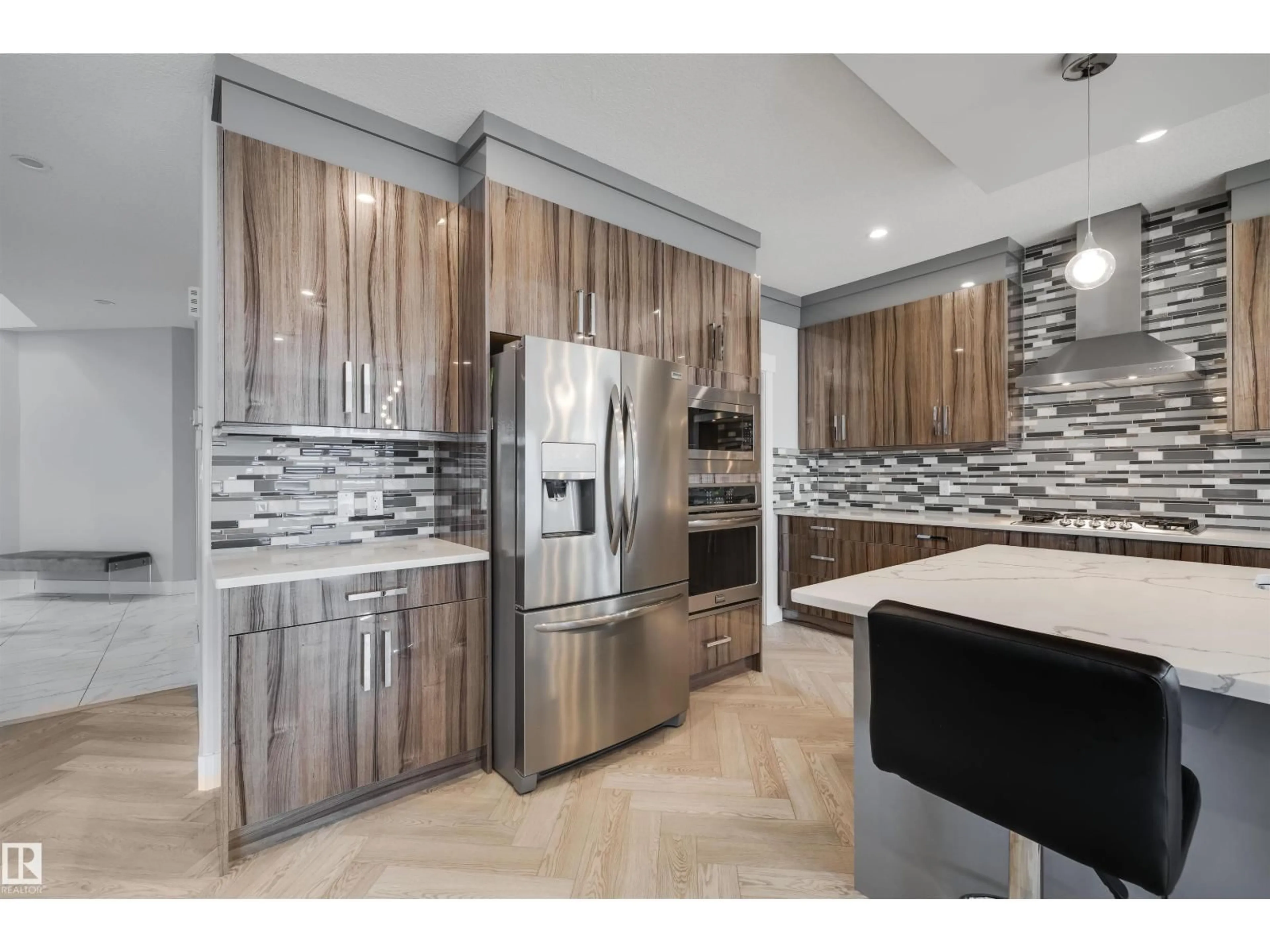 Contemporary kitchen, unknown for 3901 - 3901 44 AV, Beaumont Alberta T4X2B7