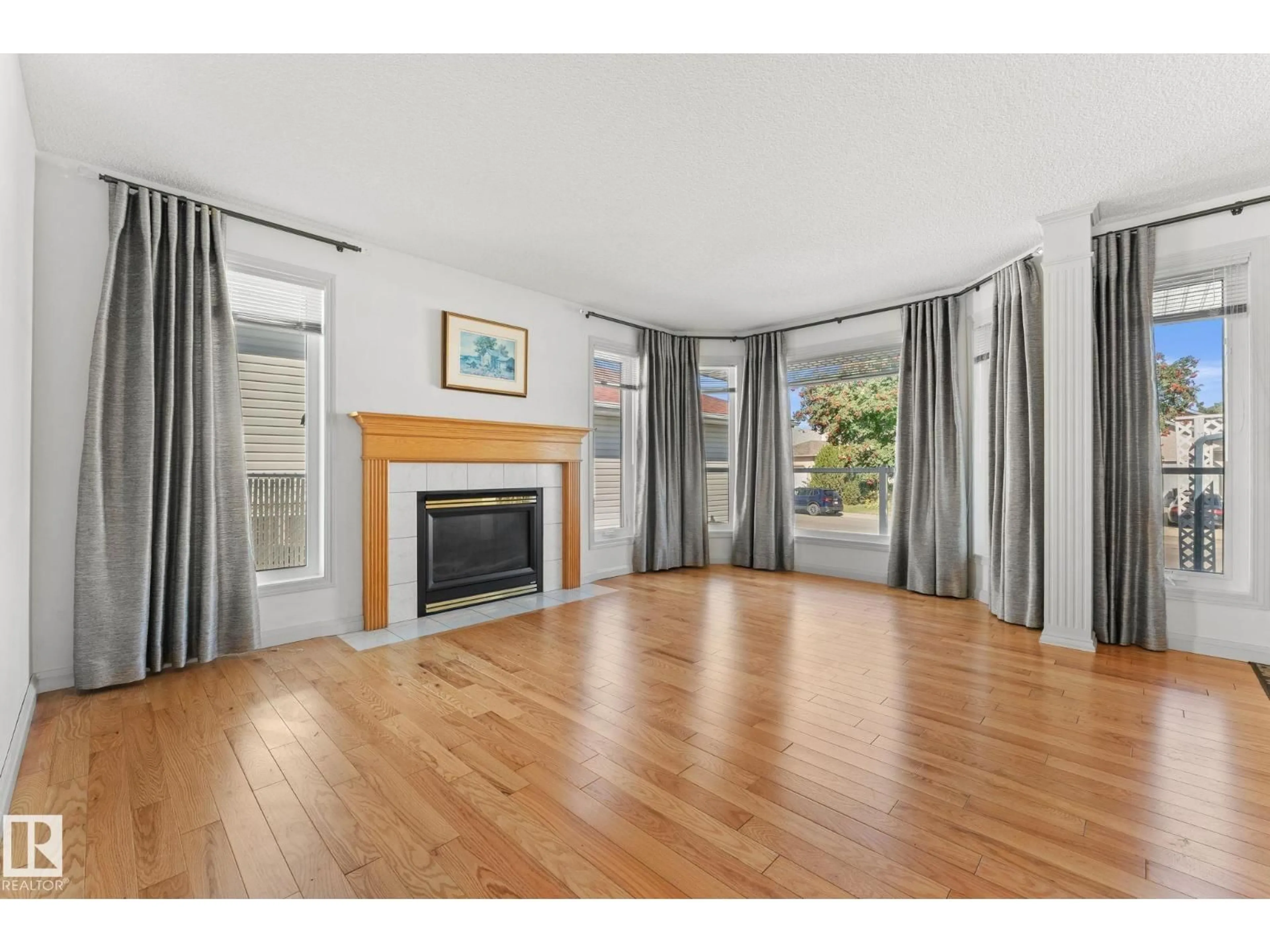 A pic of a room for 7913 161 AV, Edmonton Alberta T5Z3E9