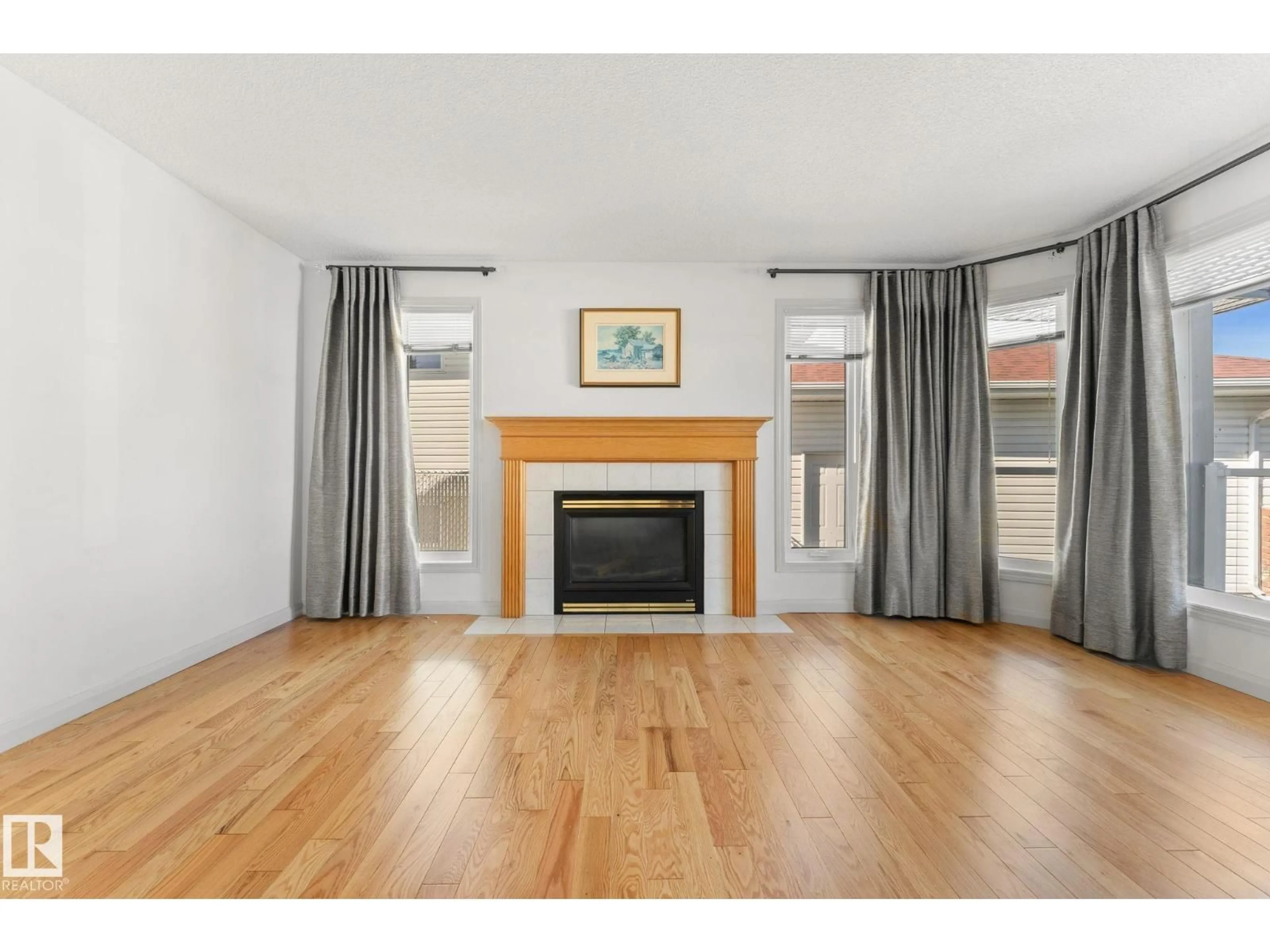 A pic of a room for 7913 161 AV, Edmonton Alberta T5Z3E9