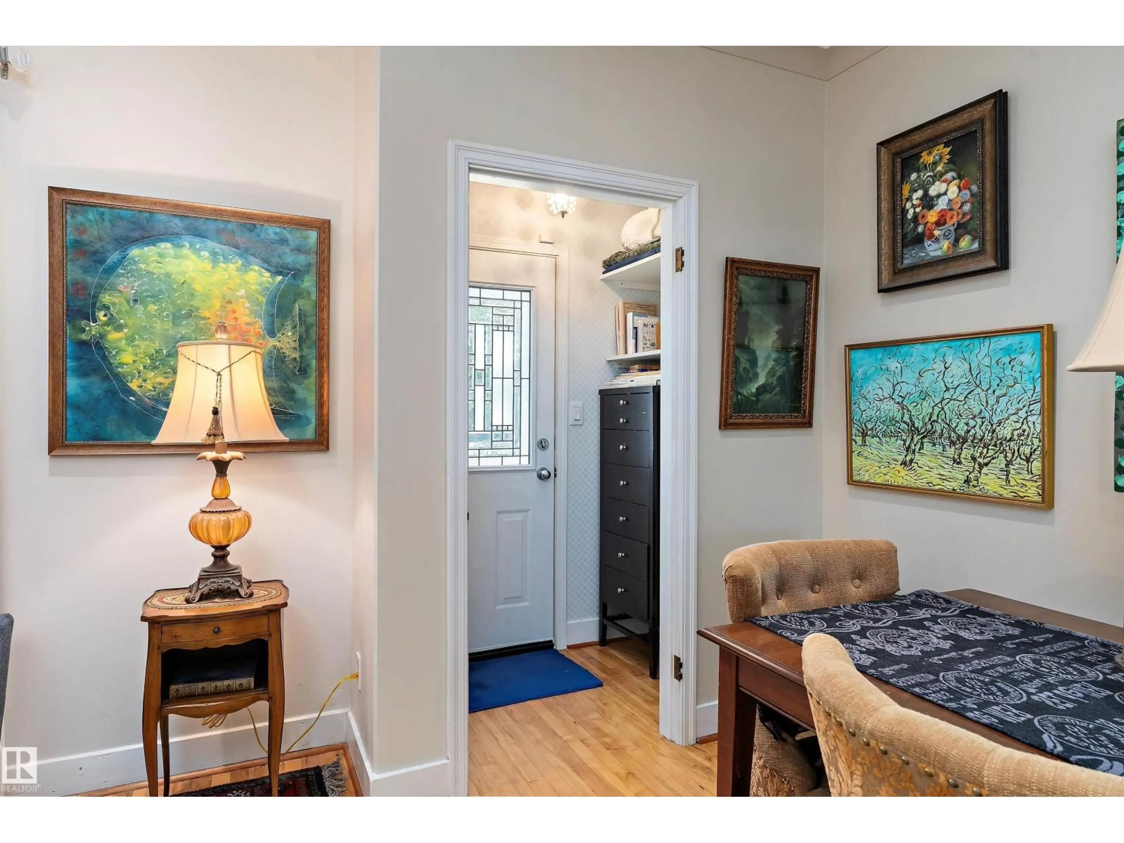 Indoor entryway for 11939 68 ST, Edmonton Alberta T5B1P8