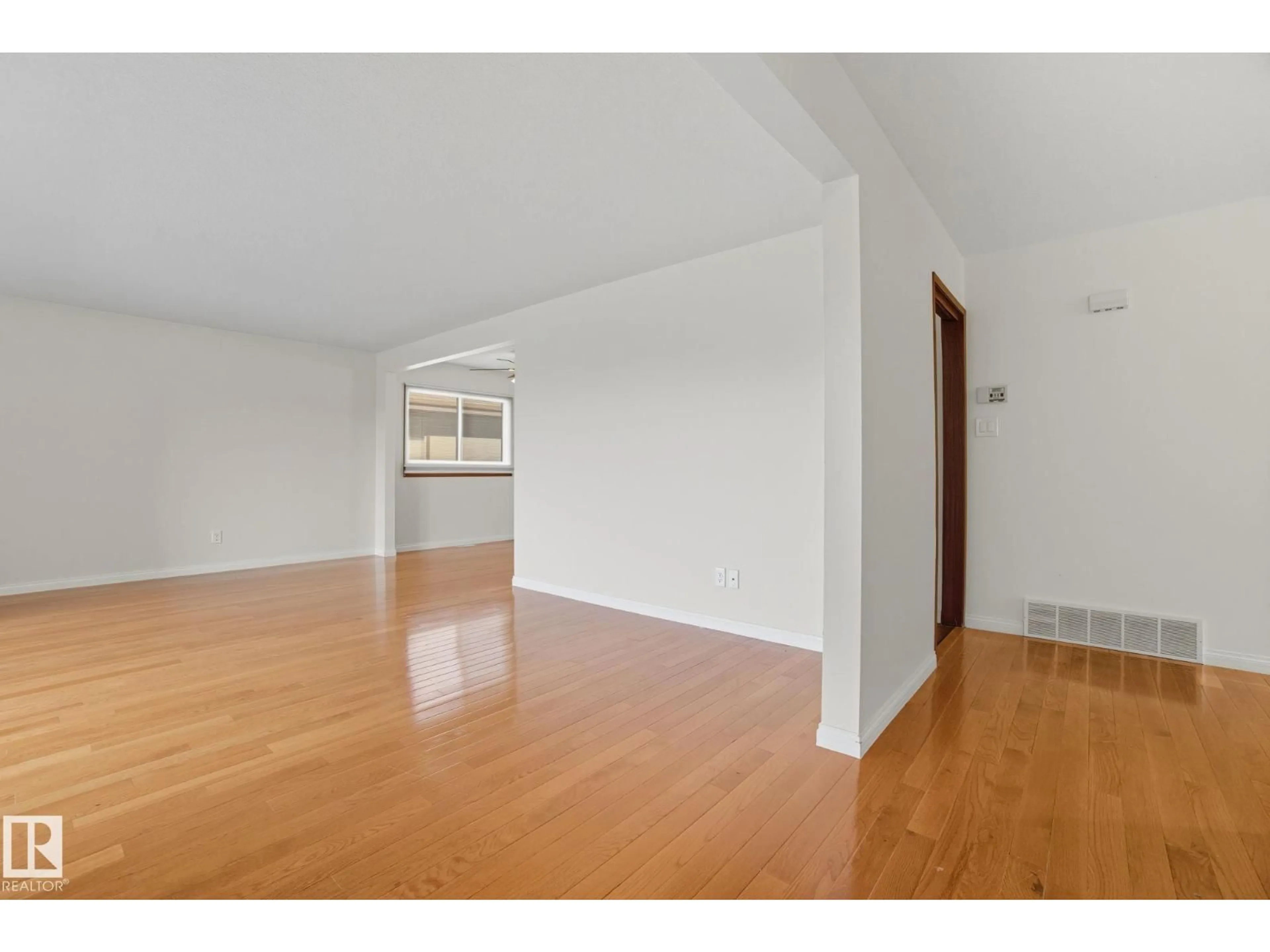 A pic of a room for 13411 71 ST, Edmonton Alberta T5C0M9