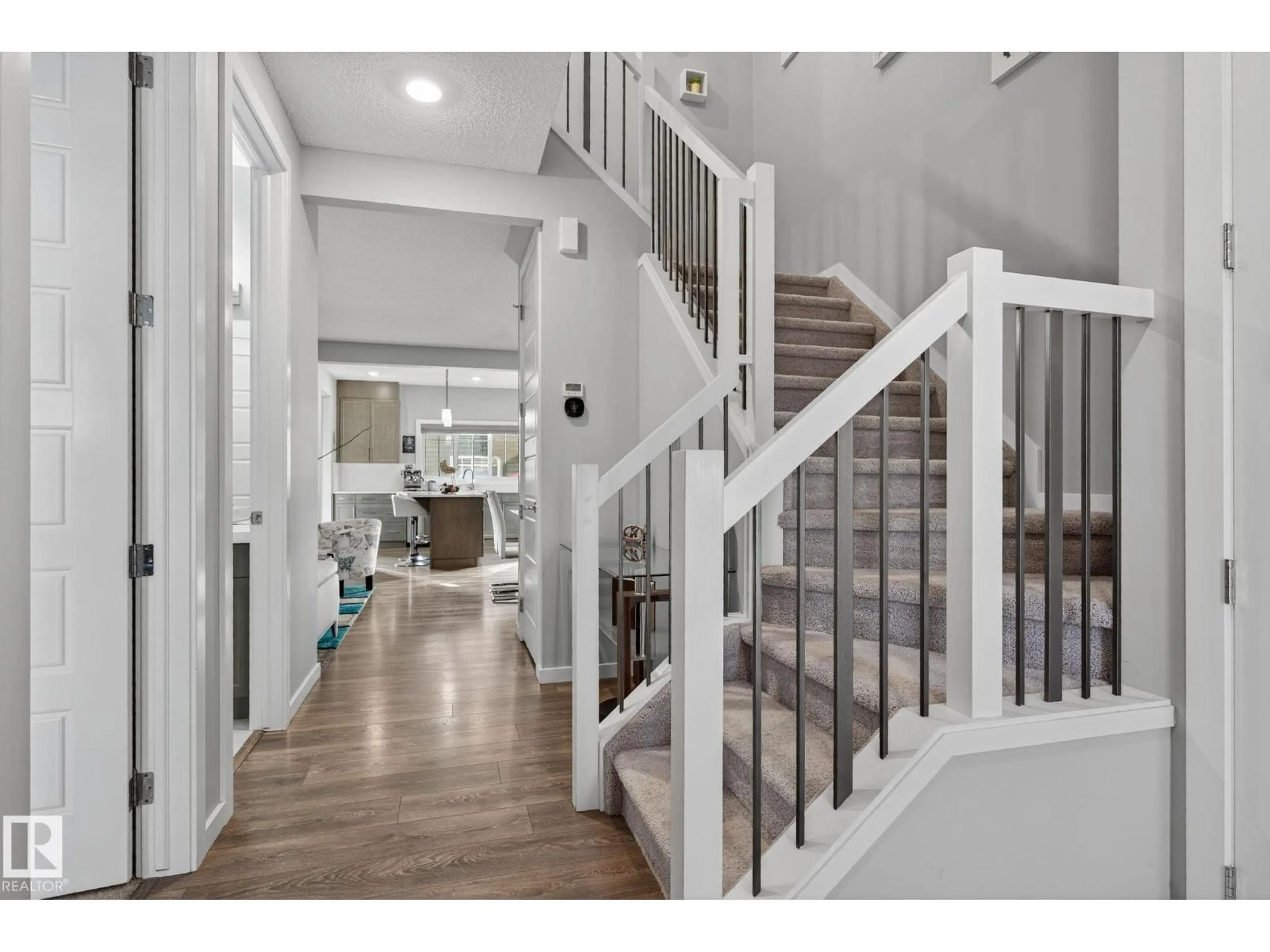 Indoor entryway for NW - 1825 25A ST, Edmonton Alberta T6T2H7