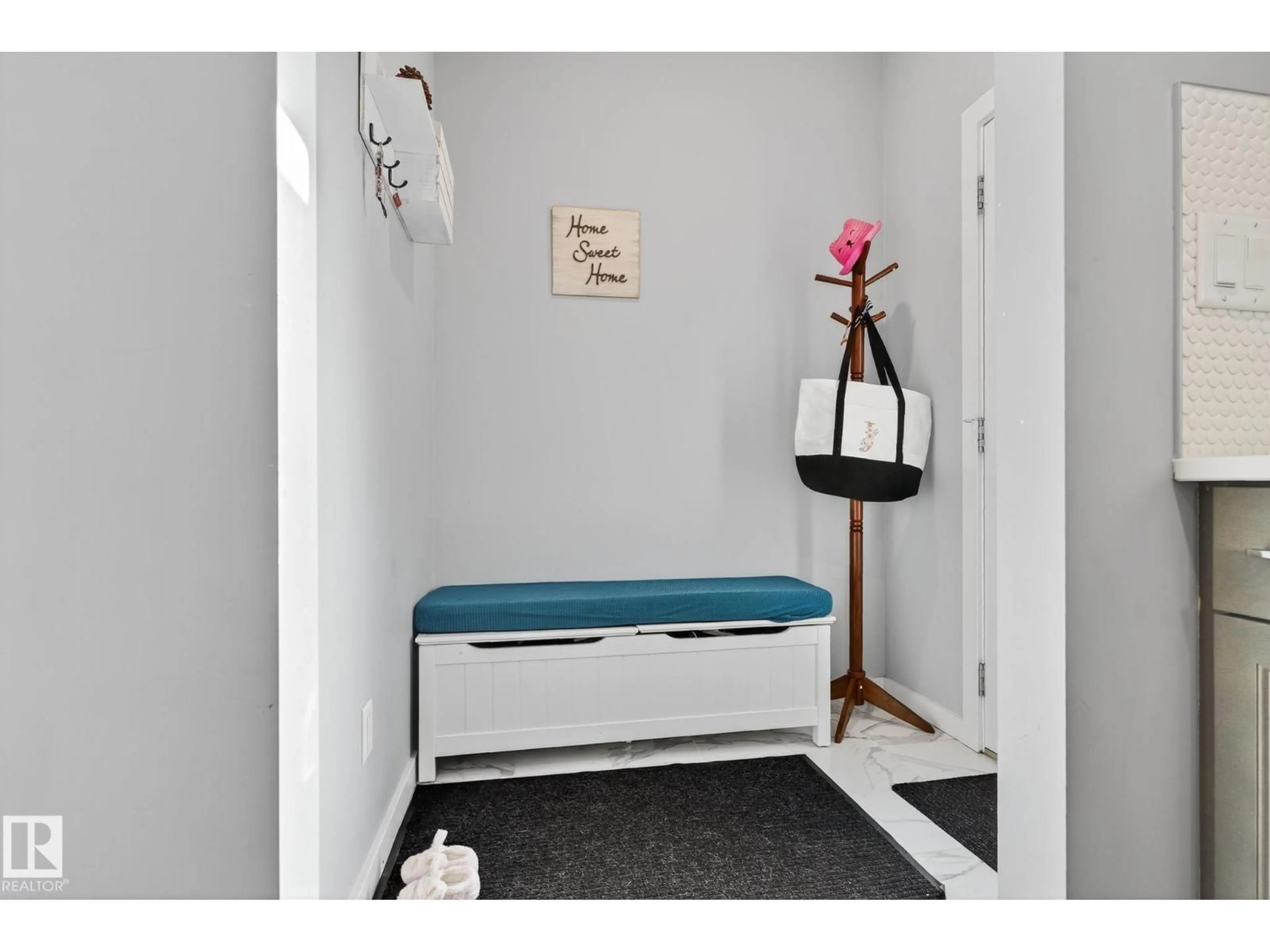 Indoor entryway for NW - 1825 25A ST, Edmonton Alberta T6T2H7