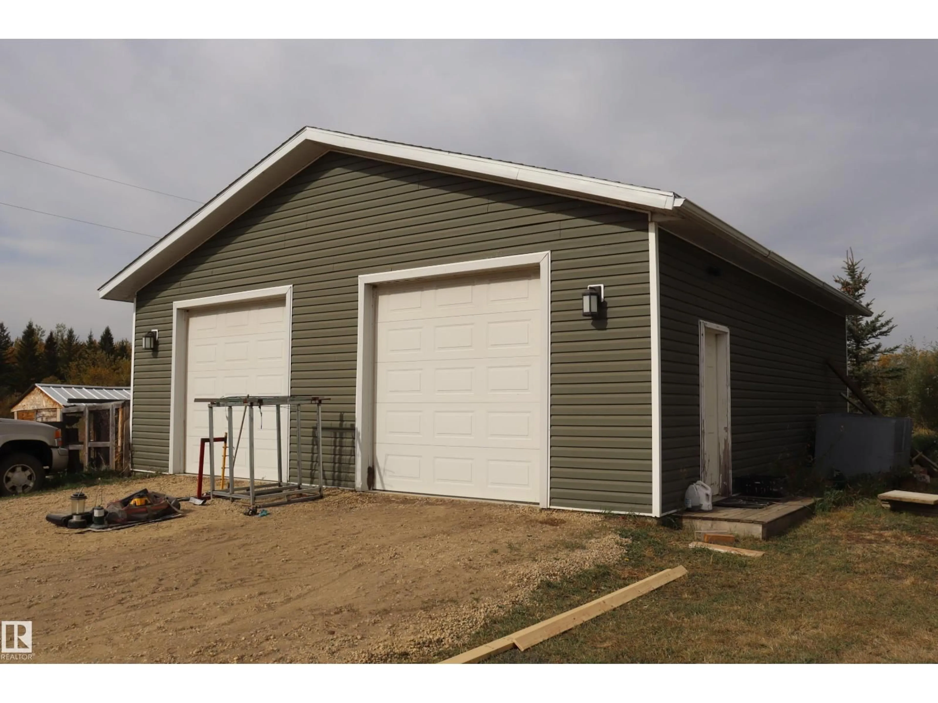 Indoor garage for 2 - 464032 RGE RD 244, Rural Wetaskiwin County Alberta T9A1W8