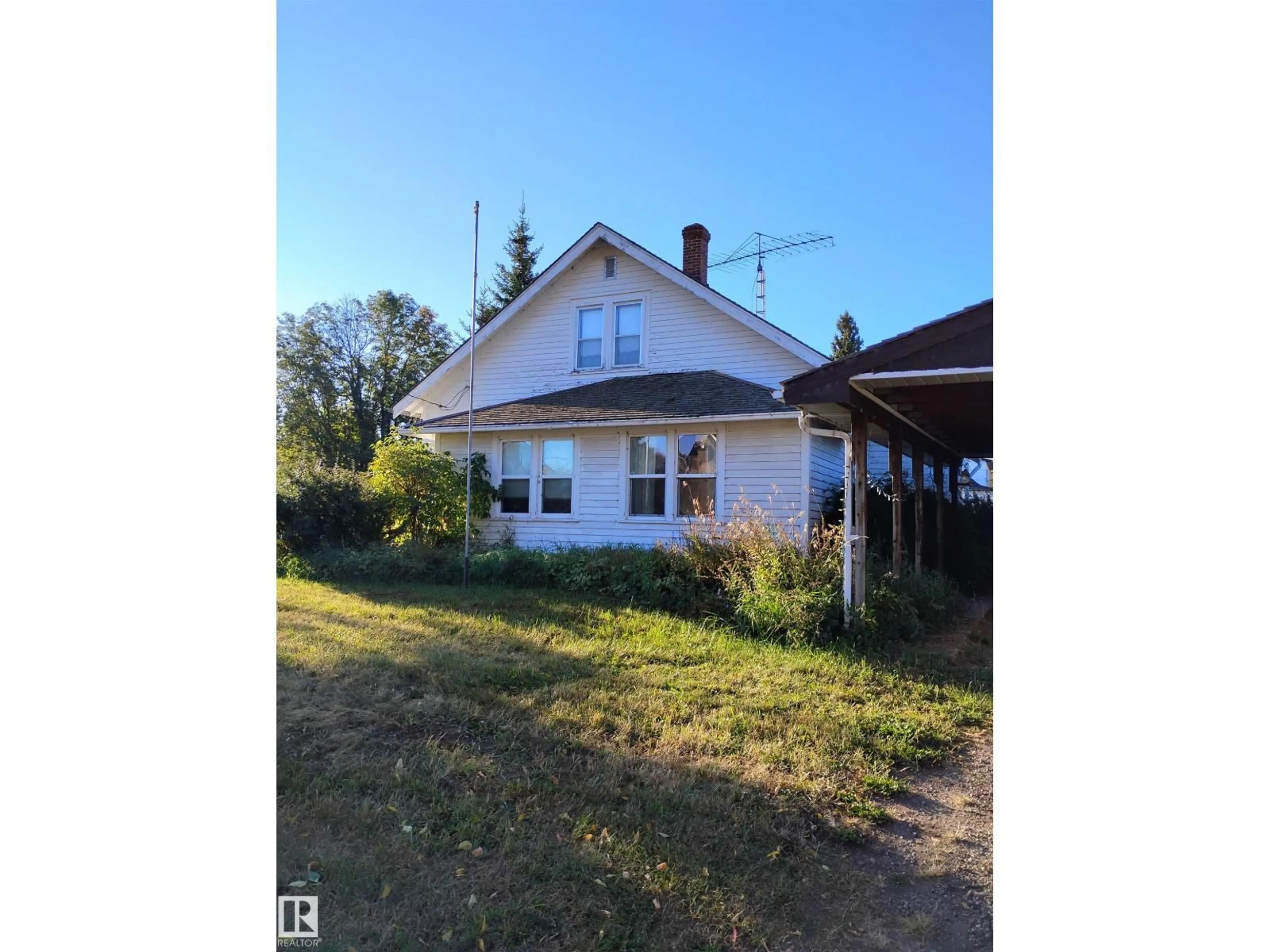 A pic from outside/outdoor area/front of a property/back of a property/a pic from drone, building for 4924 53 ST, Innisfree Alberta T0B2G0