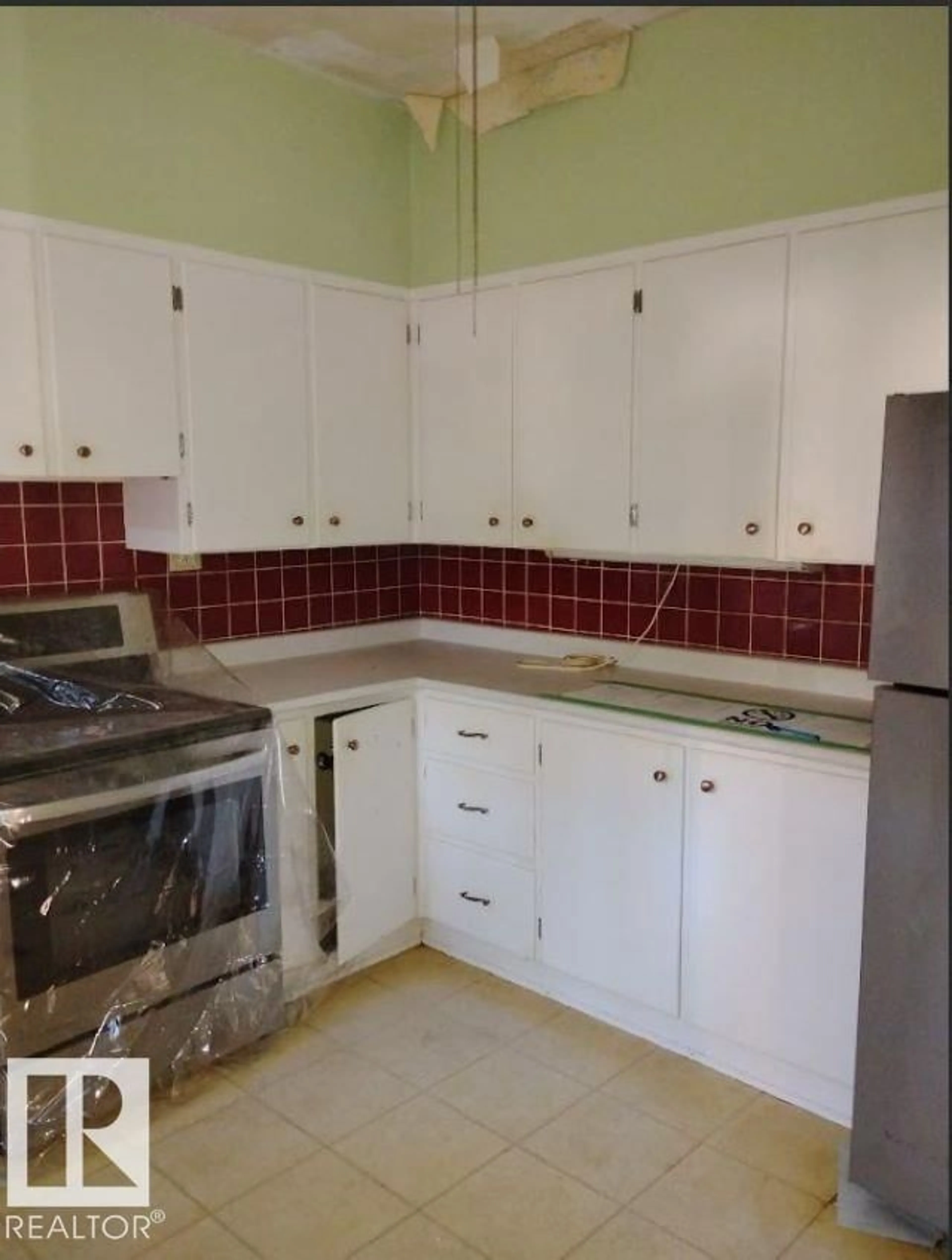Standard kitchen, unknown for 4924 53 ST, Innisfree Alberta T0B2G0