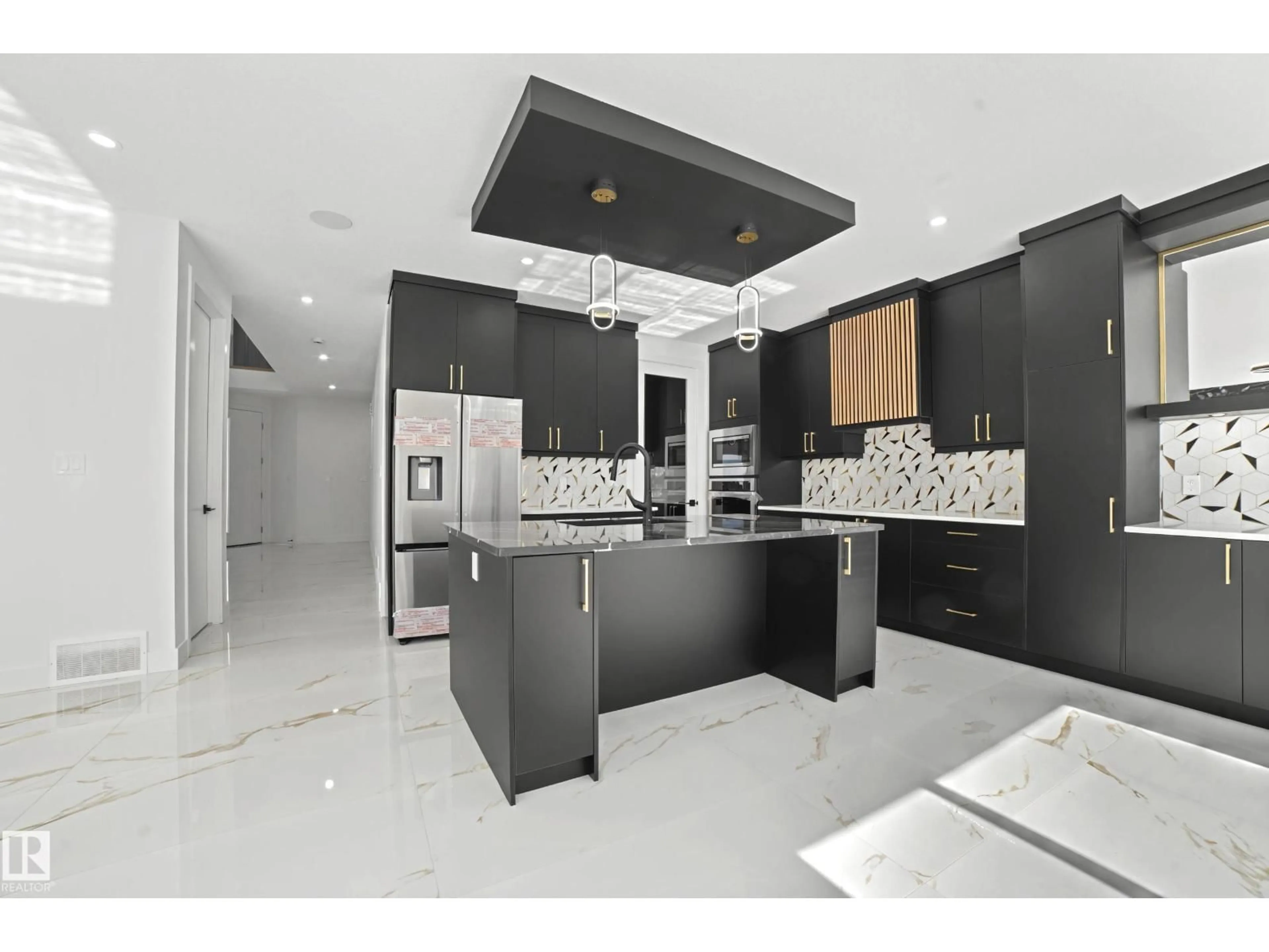 Contemporary kitchen, ceramic/tile floor for NE - 2729 64 AV, Rural Leduc County Alberta T4X3A6