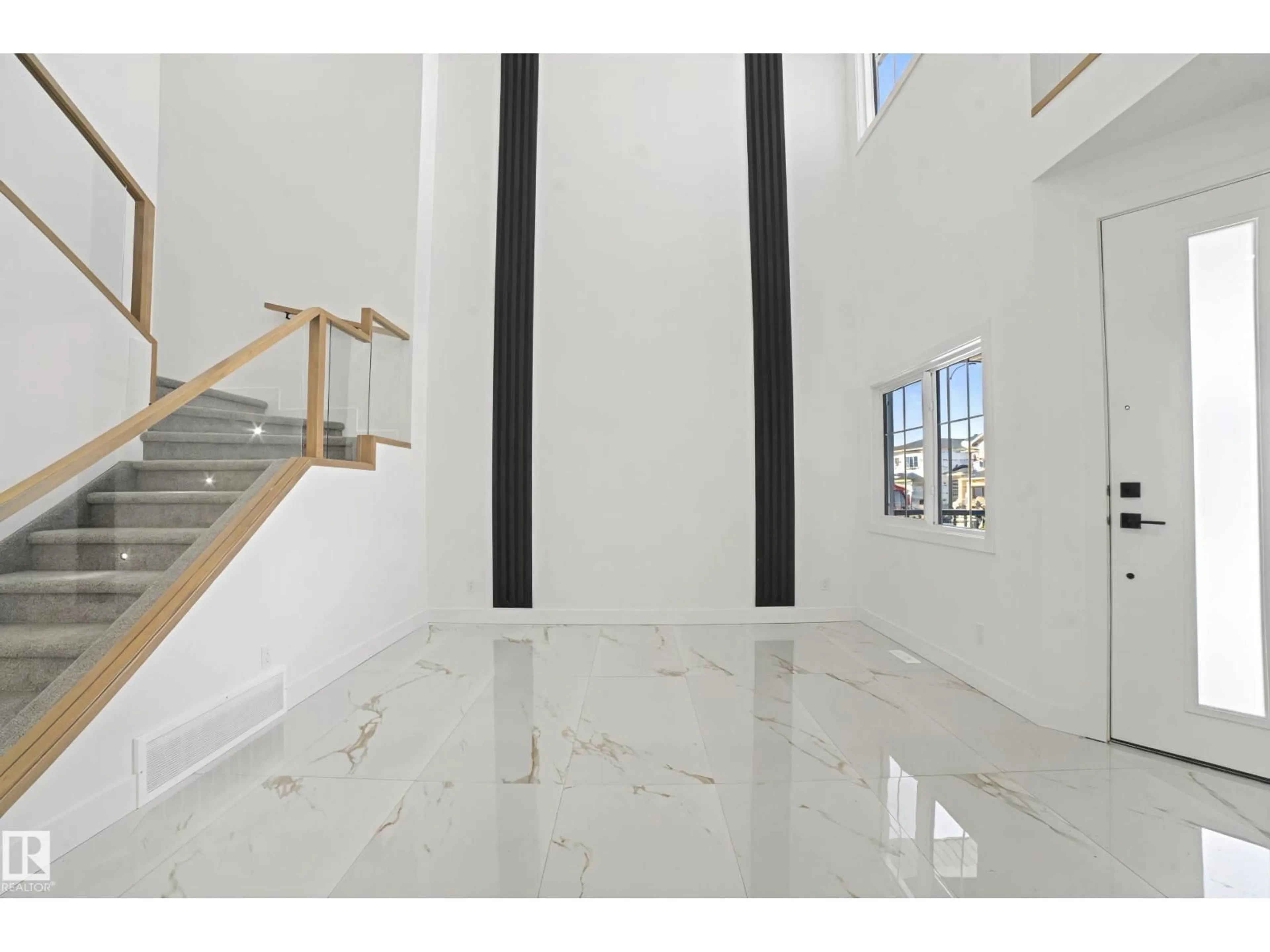 Indoor foyer for NE - 2729 64 AV, Rural Leduc County Alberta T4X3A6