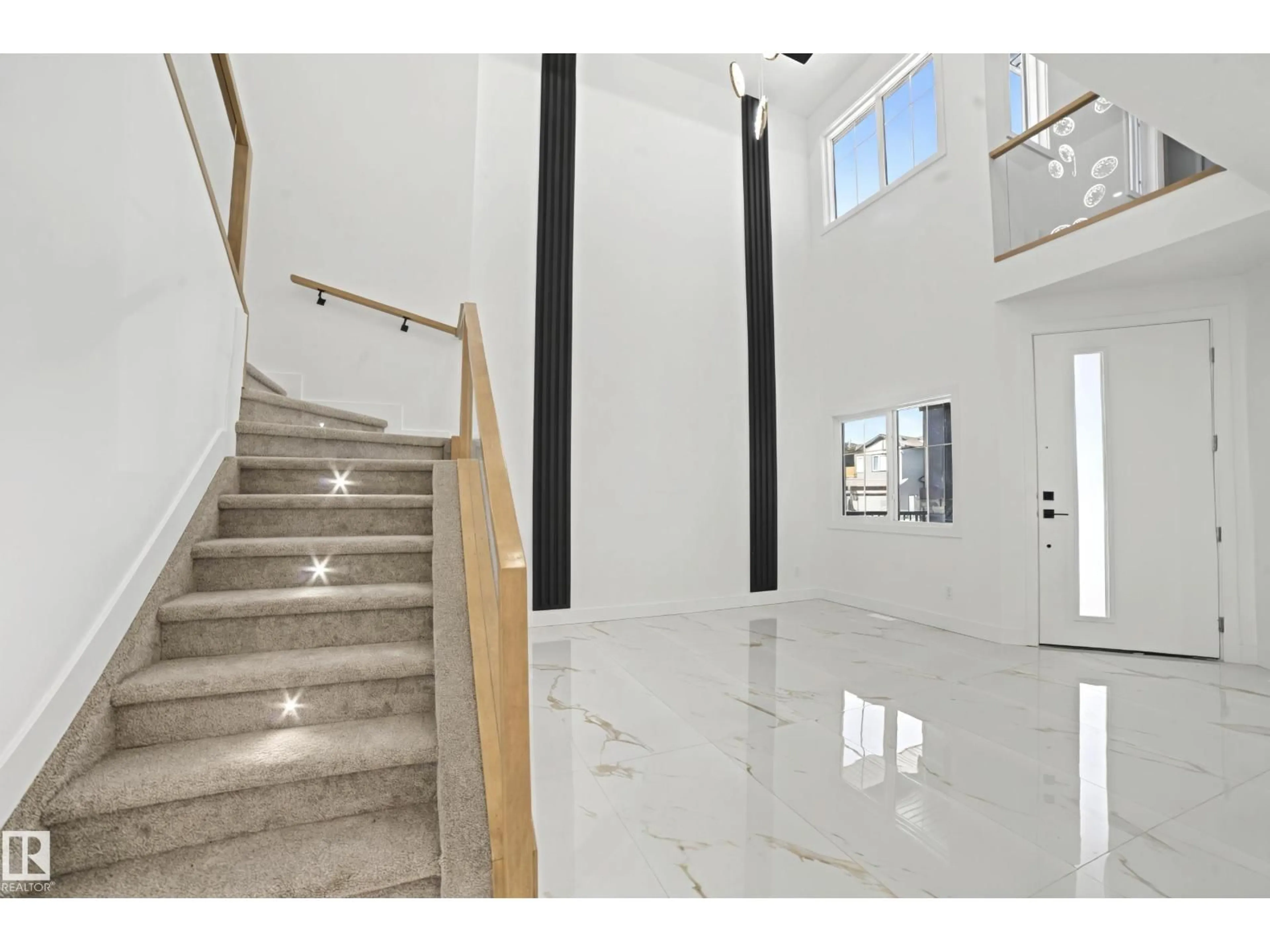 Indoor foyer for NE - 2729 64 AV, Rural Leduc County Alberta T4X3A6
