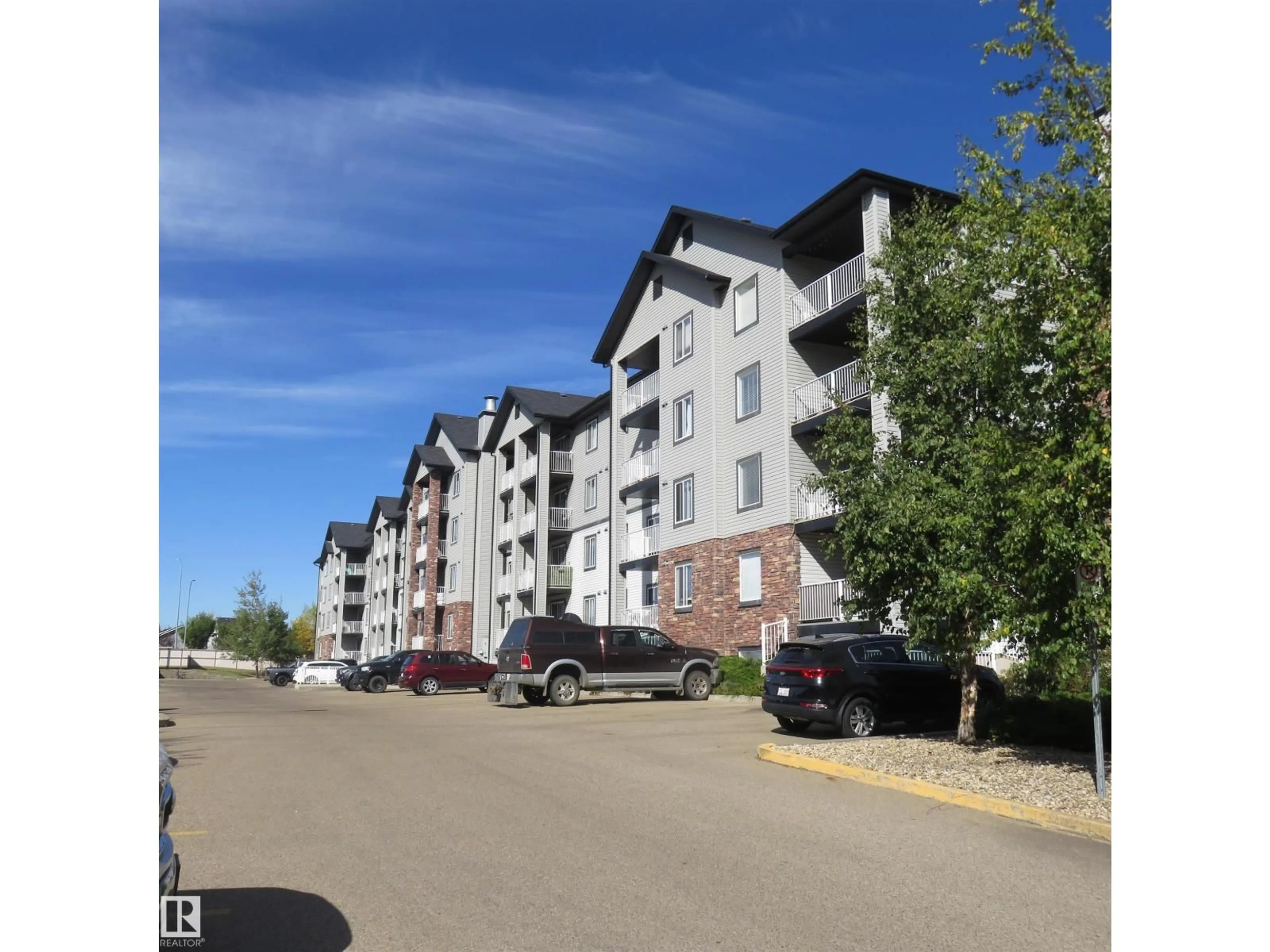 A pic from outside/outdoor area/front of a property/back of a property/a pic from drone, street for 40 - 316 SUMMERWOOD BV, Sherwood Park Alberta T8H0C2