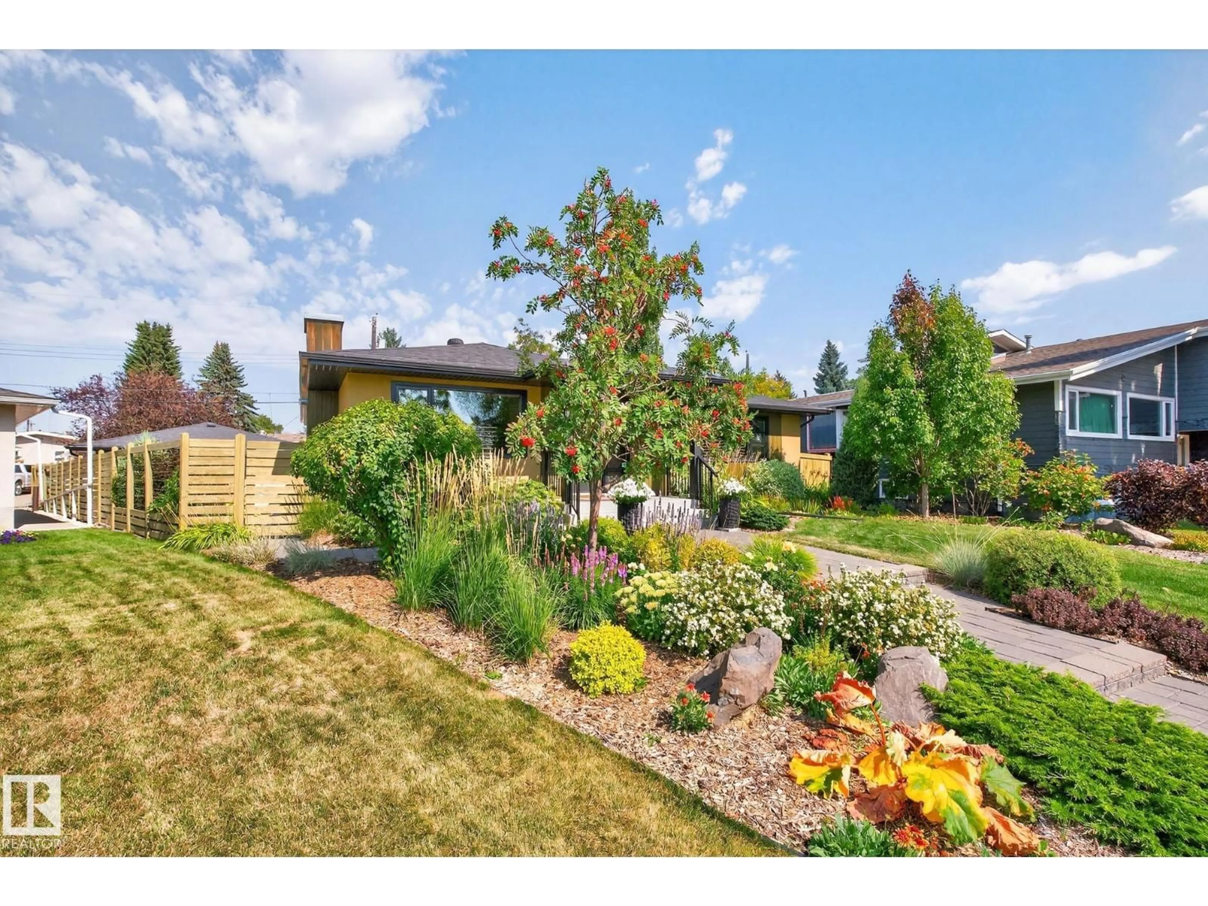 A pic from outside/outdoor area/front of a property/back of a property/a pic from drone, street for 11424 49 AV, Edmonton Alberta T6H0G8
