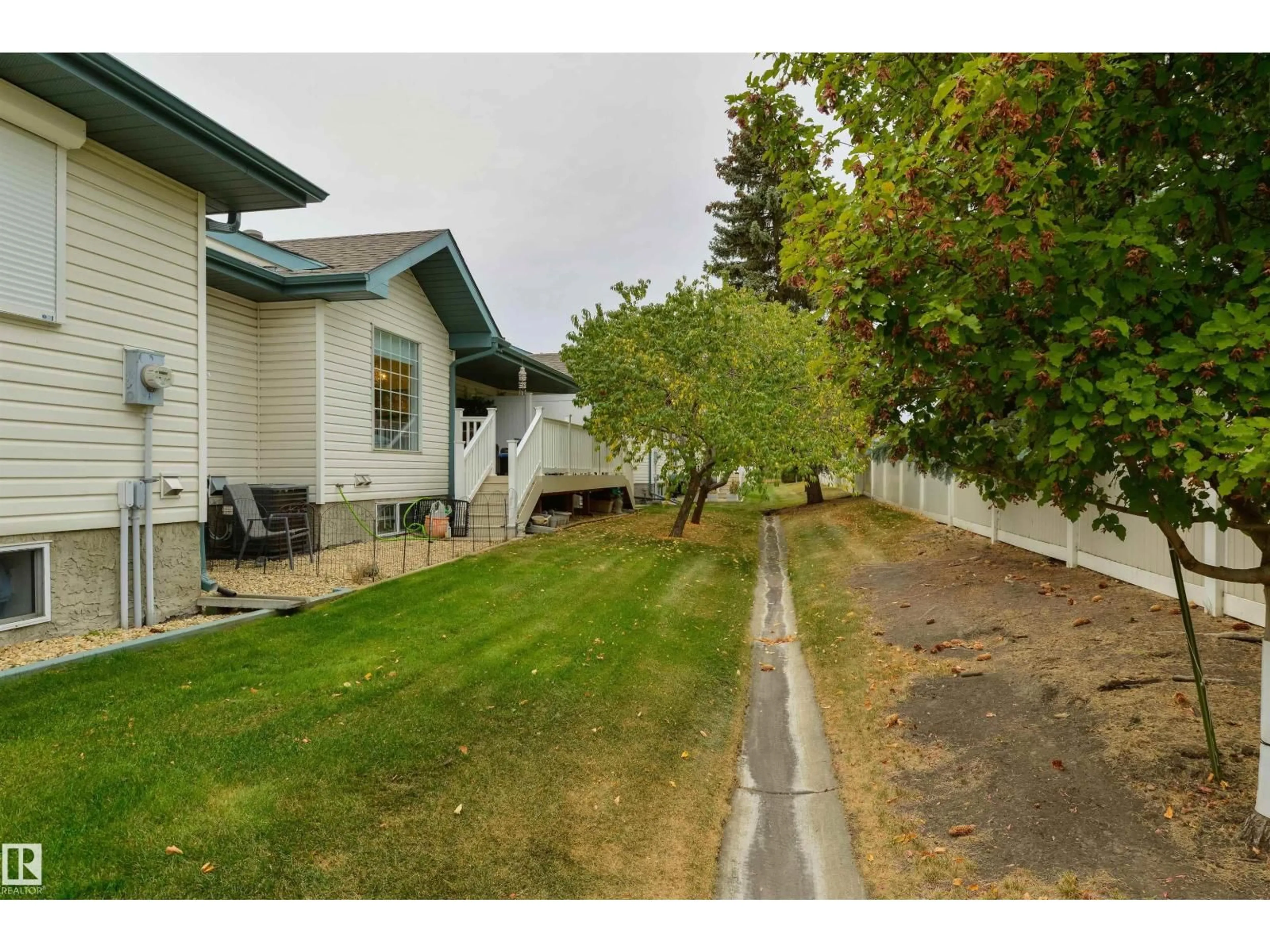 A pic from outside/outdoor area/front of a property/back of a property/a pic from drone, street for #17 - 308 JACKSON RD, Edmonton Alberta T6L6W1