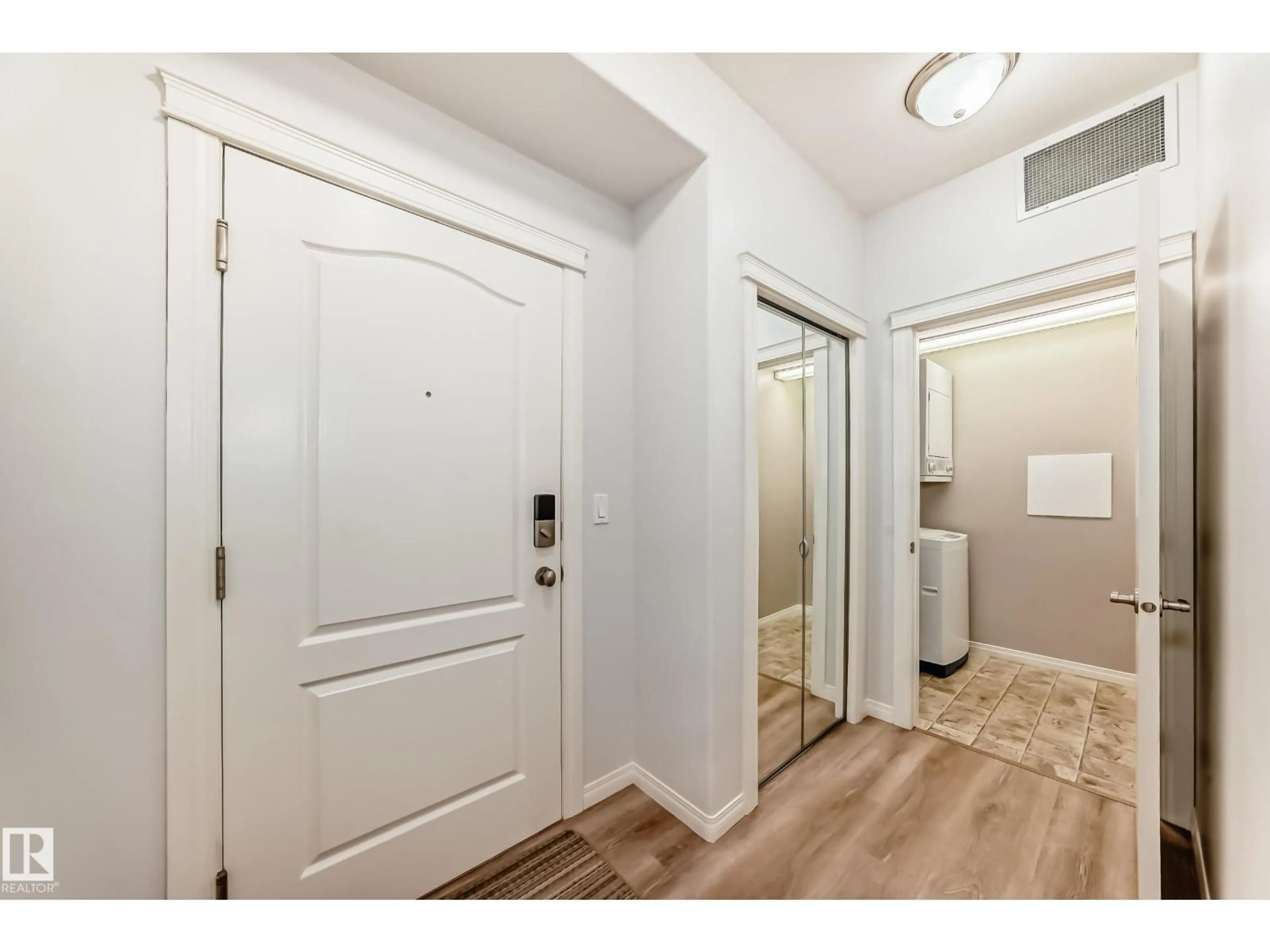 Indoor entryway for 220 612 111 ST, Edmonton Alberta T6W1R9