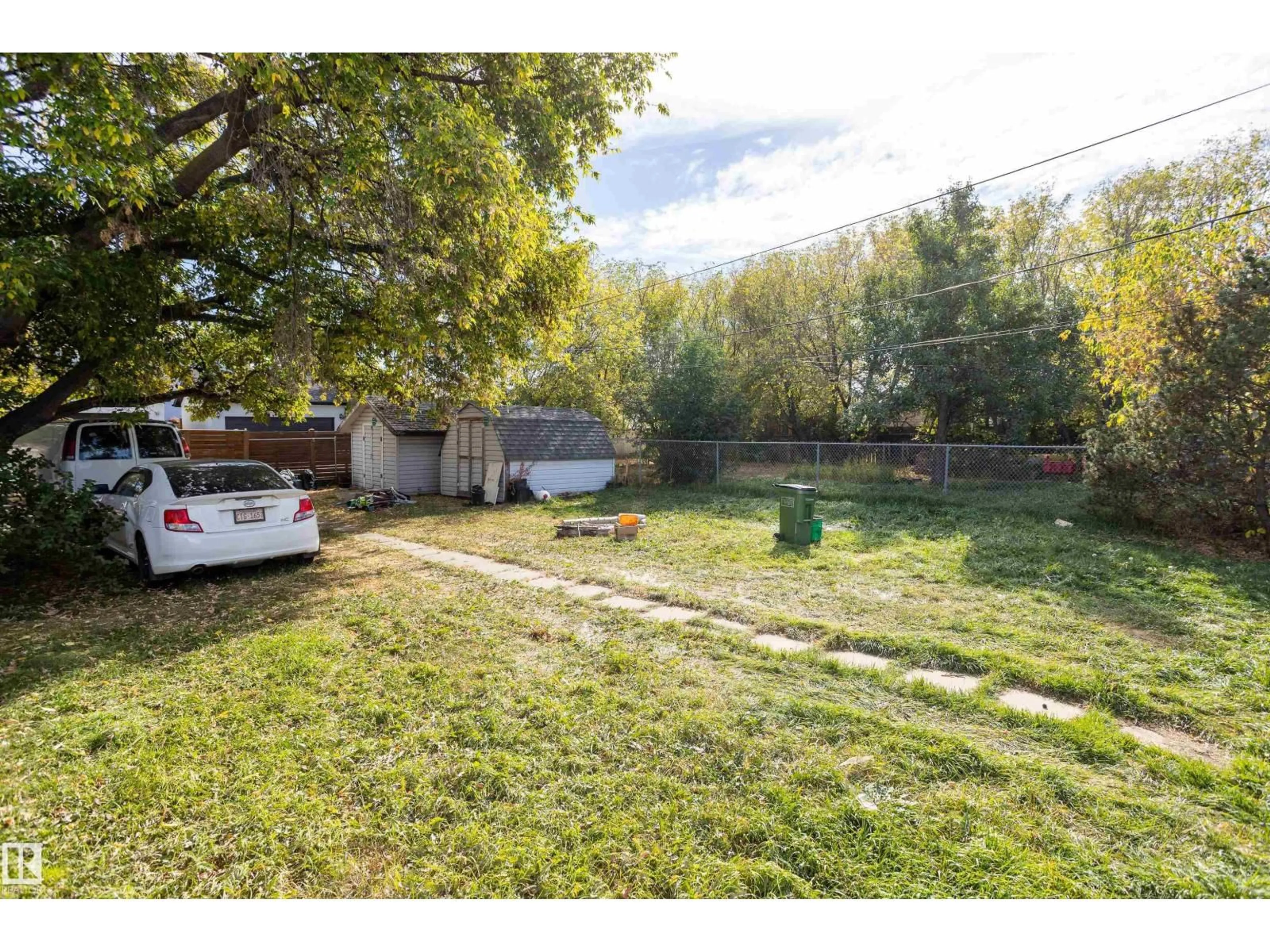 A pic from outside/outdoor area/front of a property/back of a property/a pic from drone, street for NW - 9727 161 ST, Edmonton Alberta T5P3H3