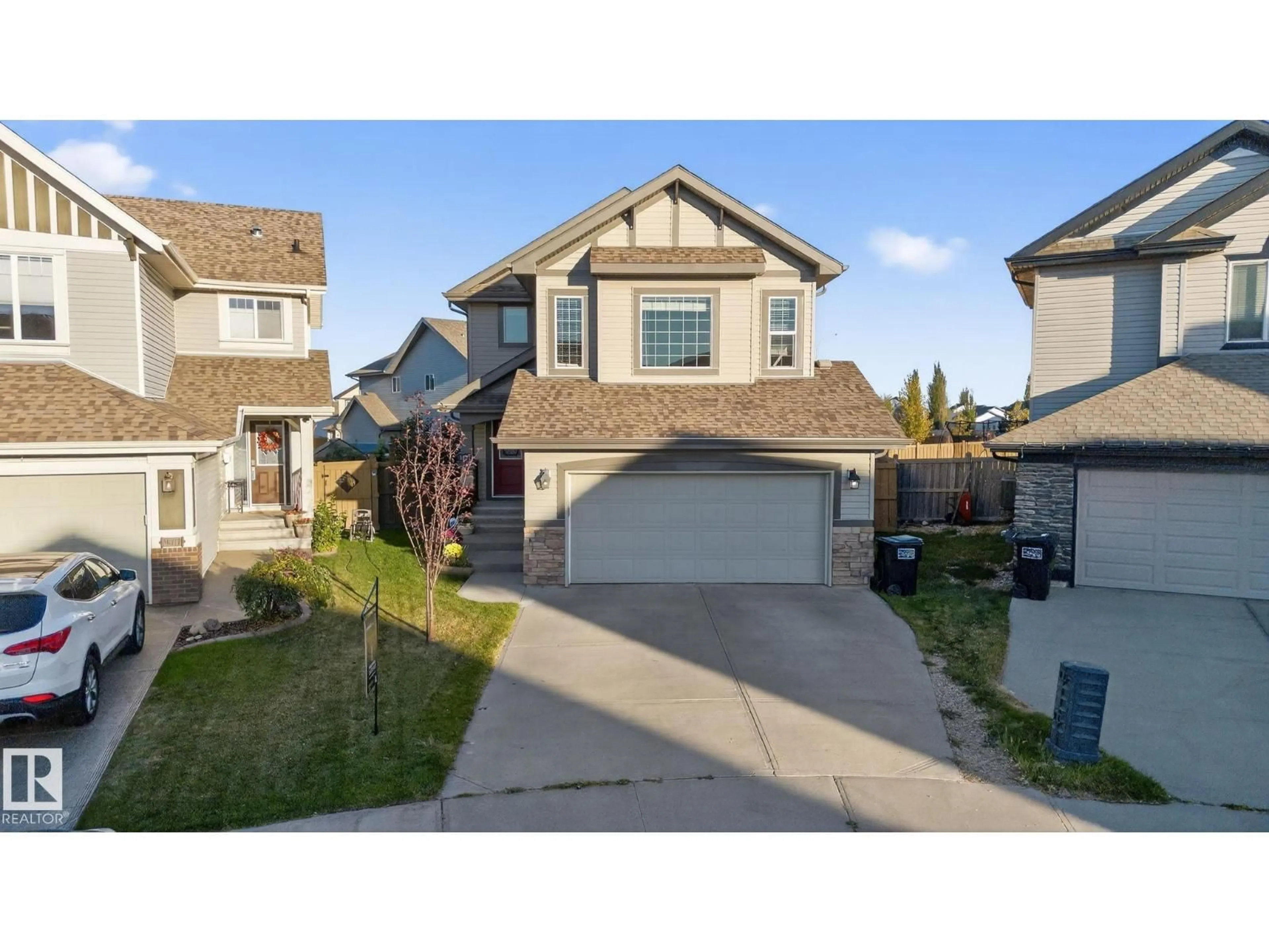 A pic from outside/outdoor area/front of a property/back of a property/a pic from drone, street for NW - 16713 58A ST, Edmonton Alberta T5Y0K7