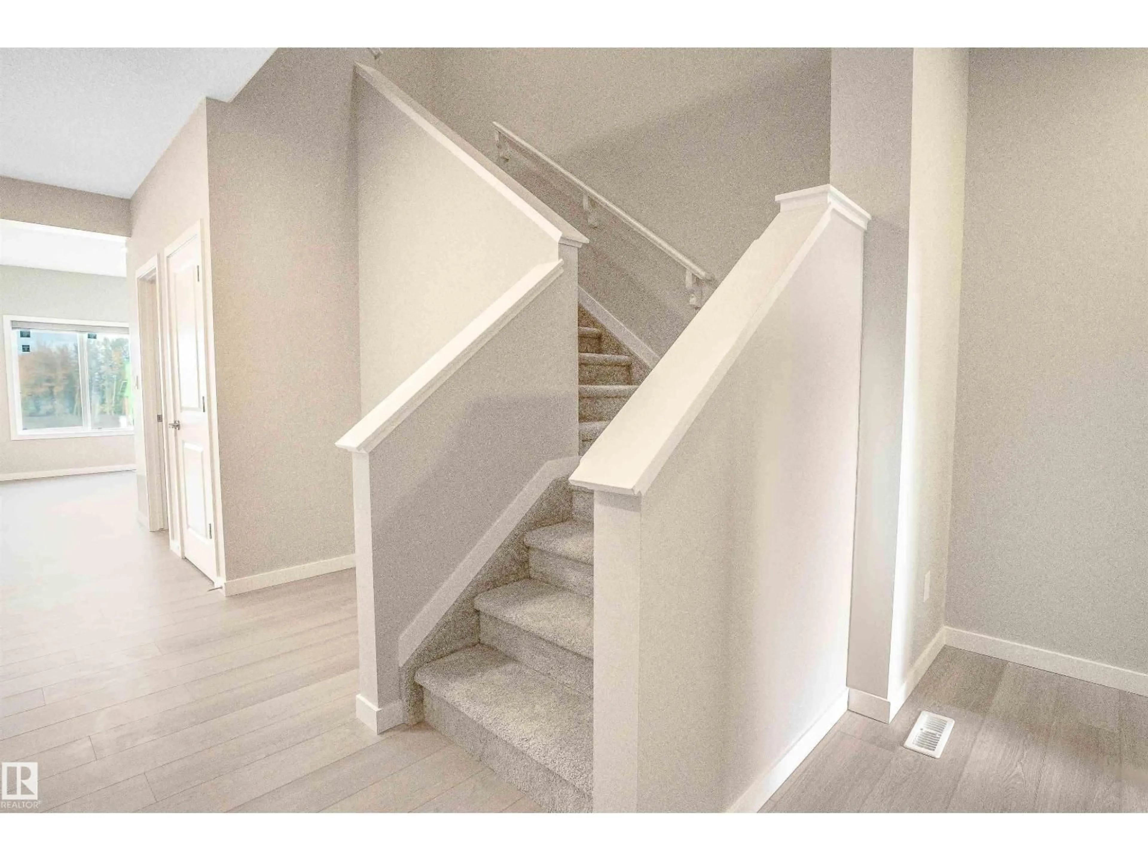 Stairs for 5510 HAWTHORN PASSAGE PS, Edmonton Alberta T6X3K6