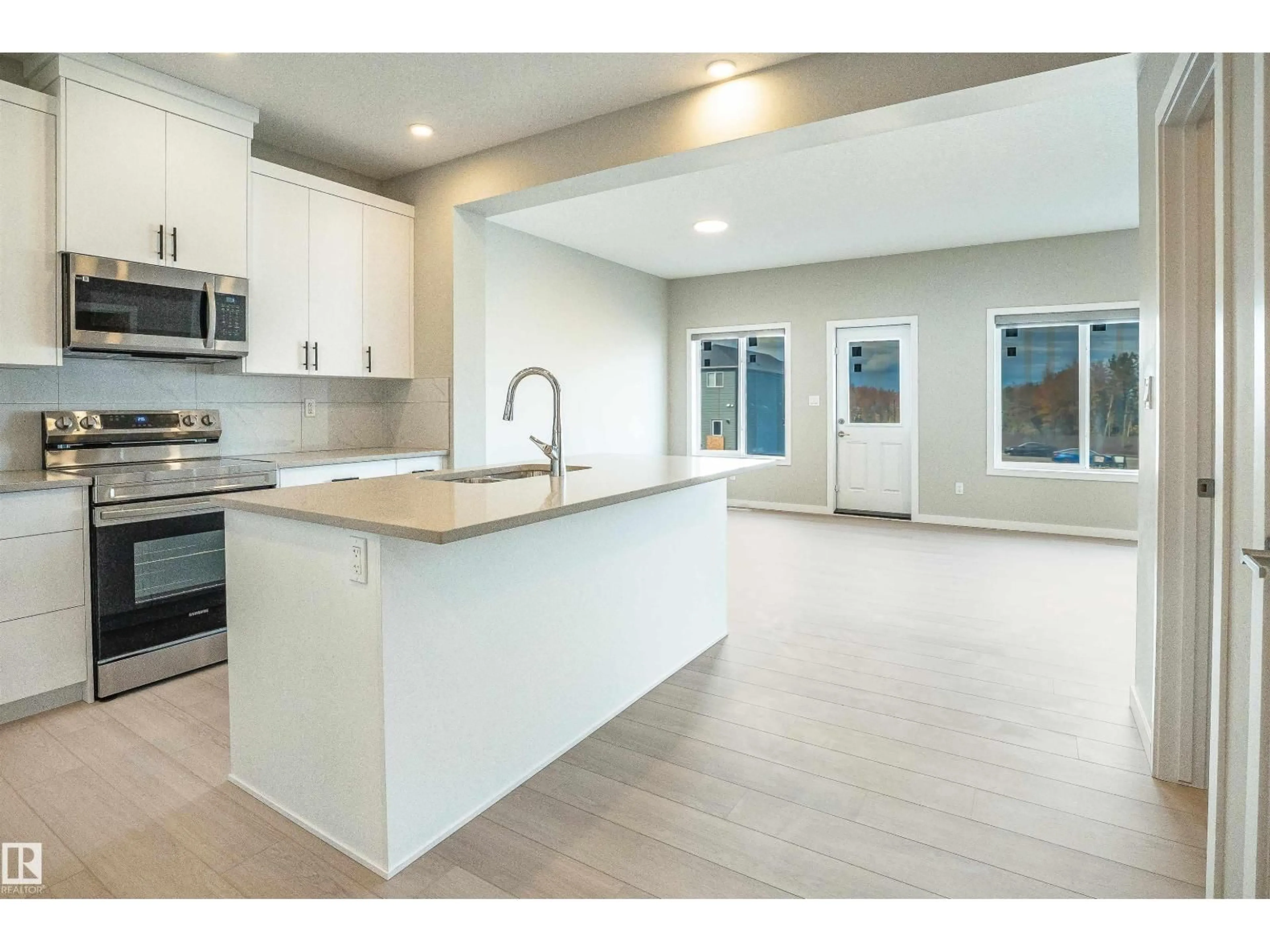 Open concept kitchen, ceramic/tile floor for 5510 HAWTHORN PASSAGE PS, Edmonton Alberta T6X3K6