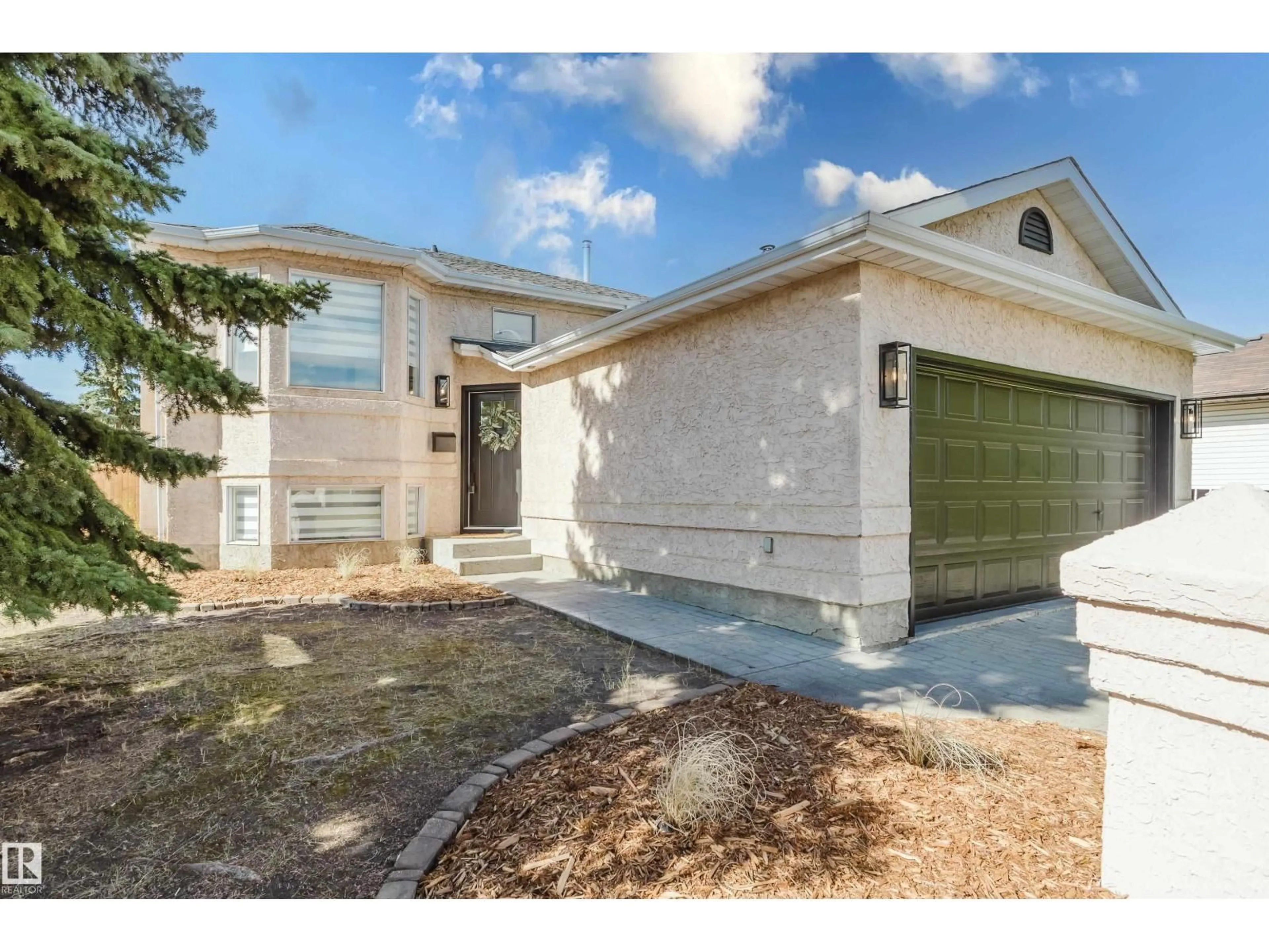 Home with vinyl exterior material, street for NW - 15504 133 ST, Edmonton Alberta T6B1B7