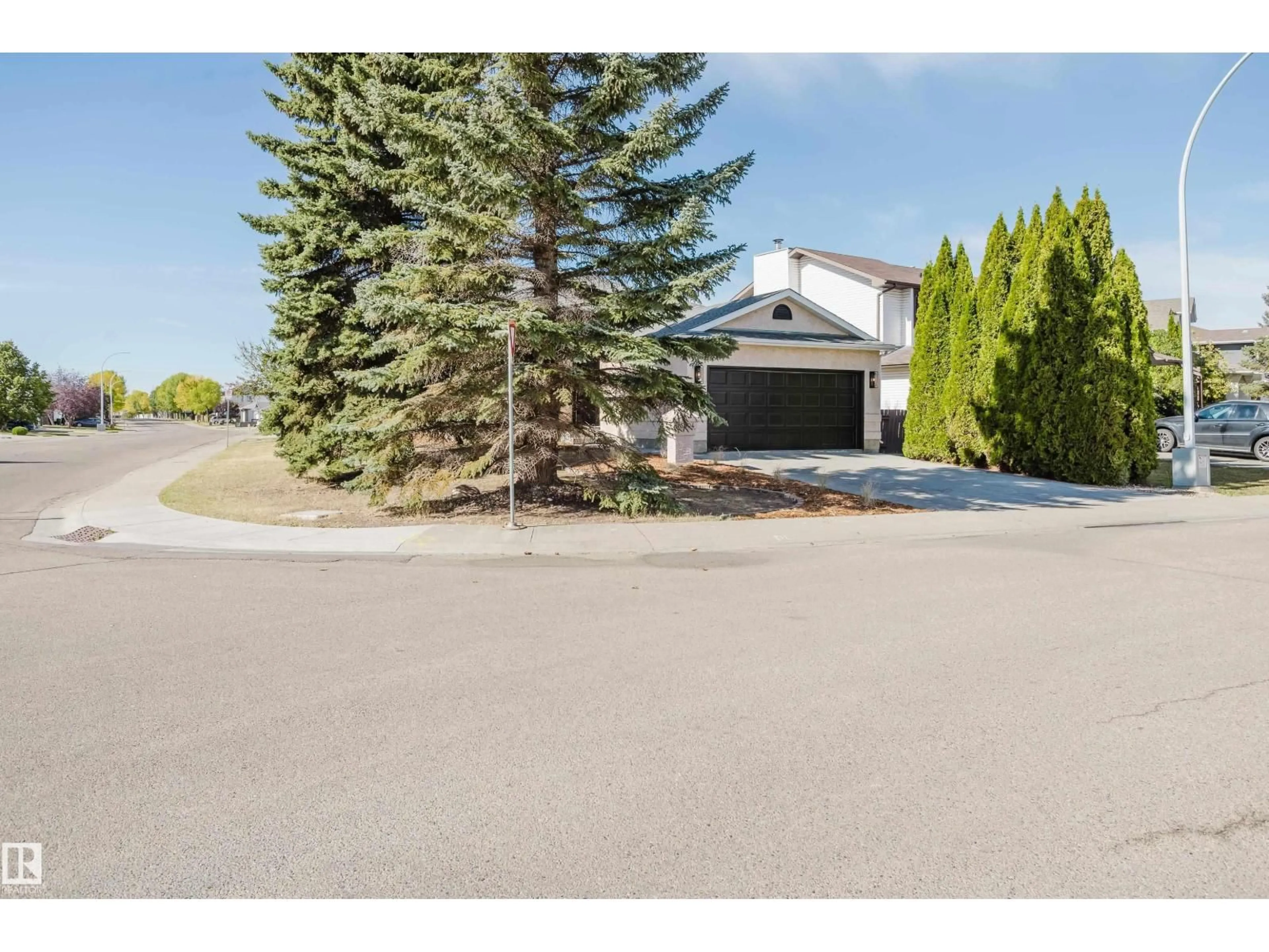 Unknown for NW - 15504 133 ST, Edmonton Alberta T6B1B7